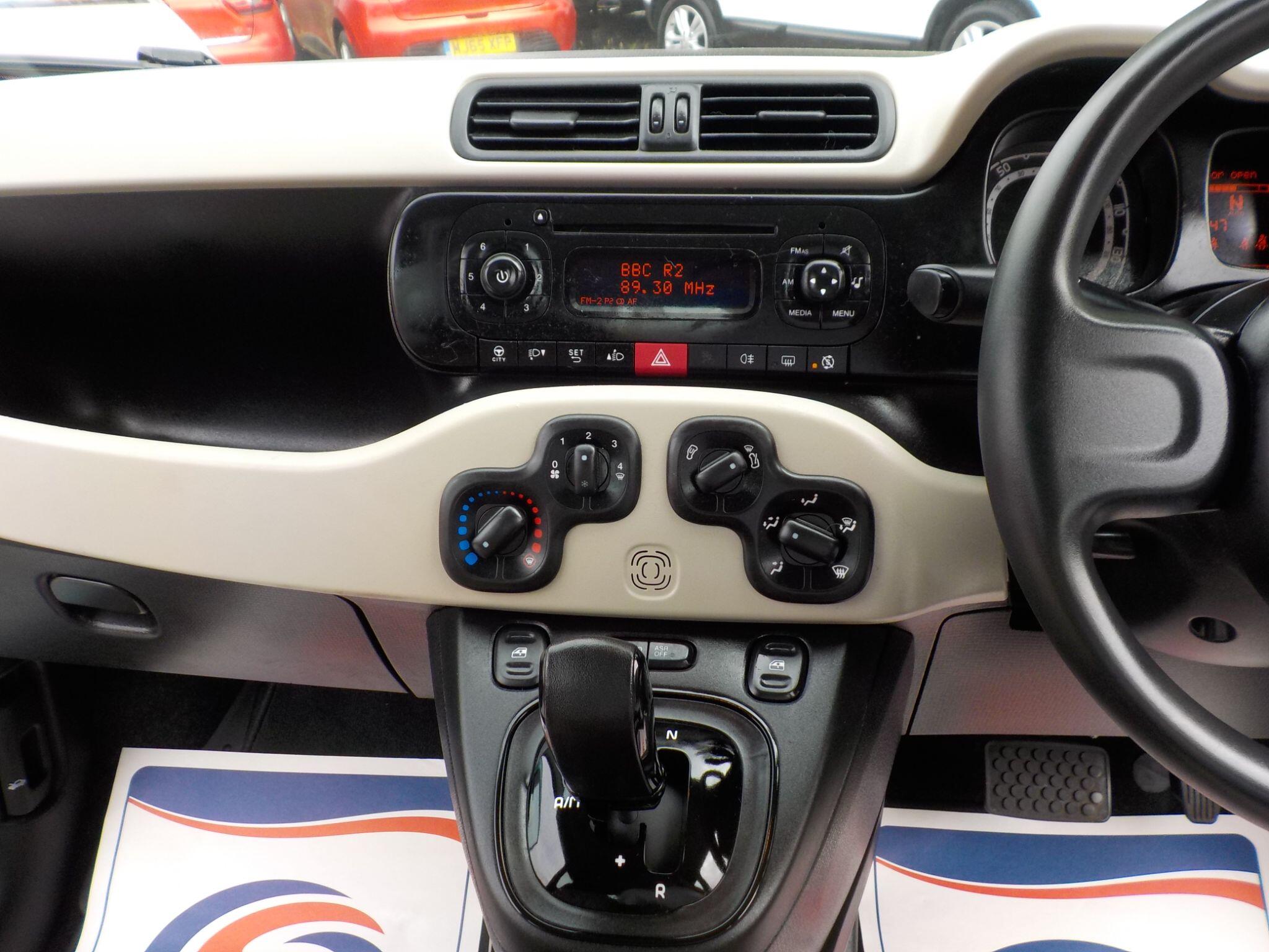 Fiat Panda 0.9 TwinAir Easy Dualogic Euro 6 (s/s) 5dr
