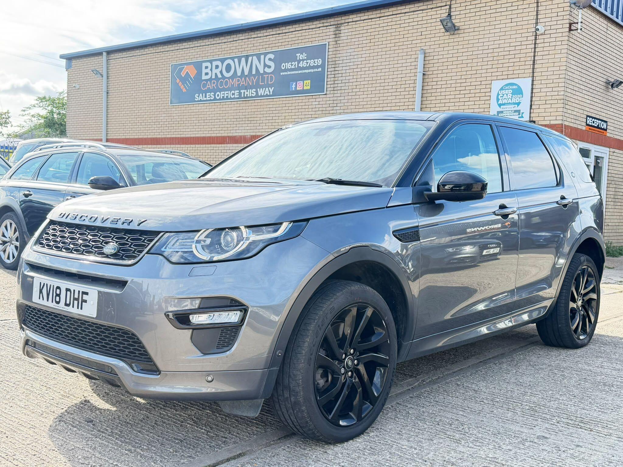 Land Rover Discovery Sport view 3