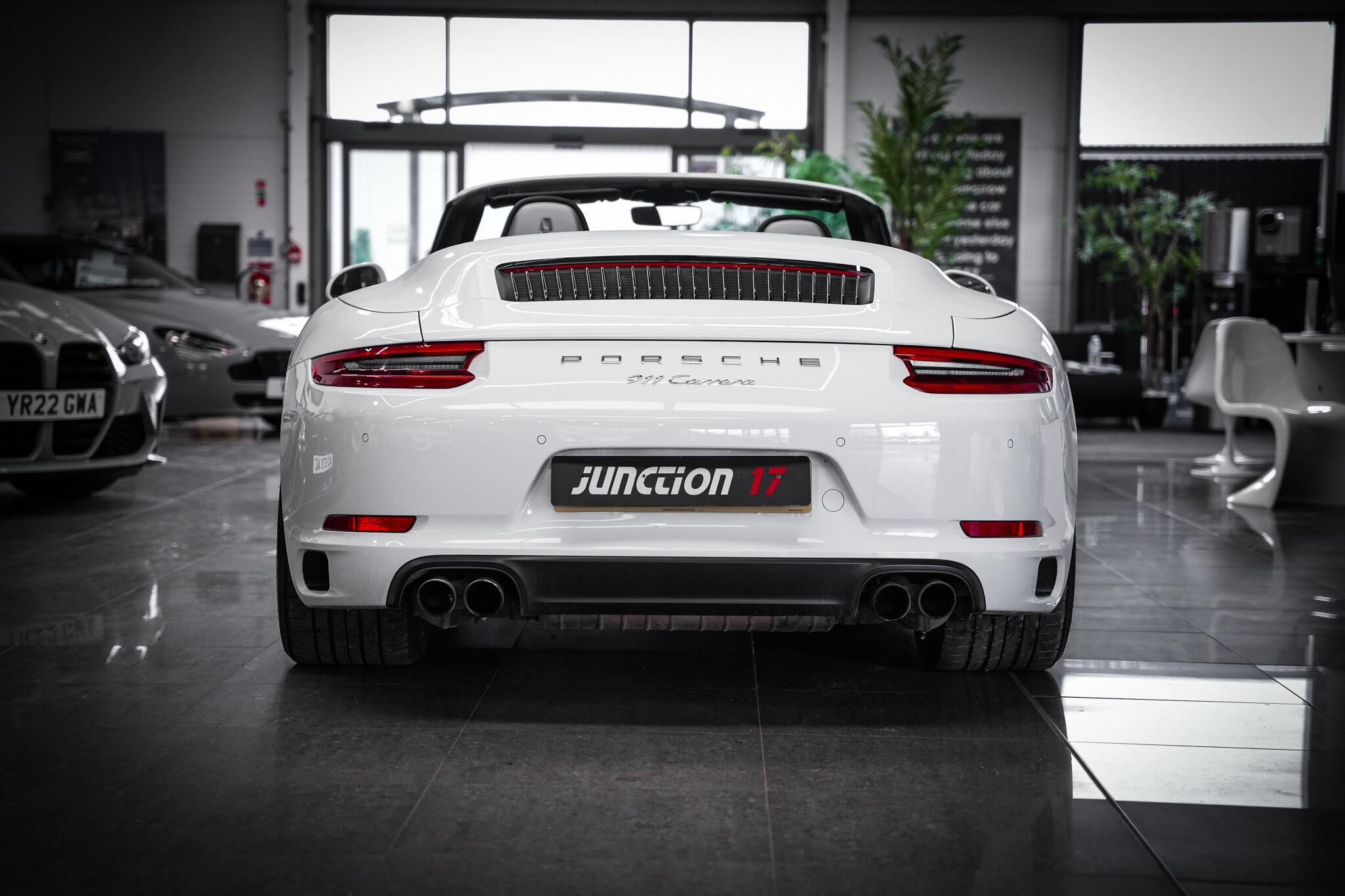 Porsche 911 view 15