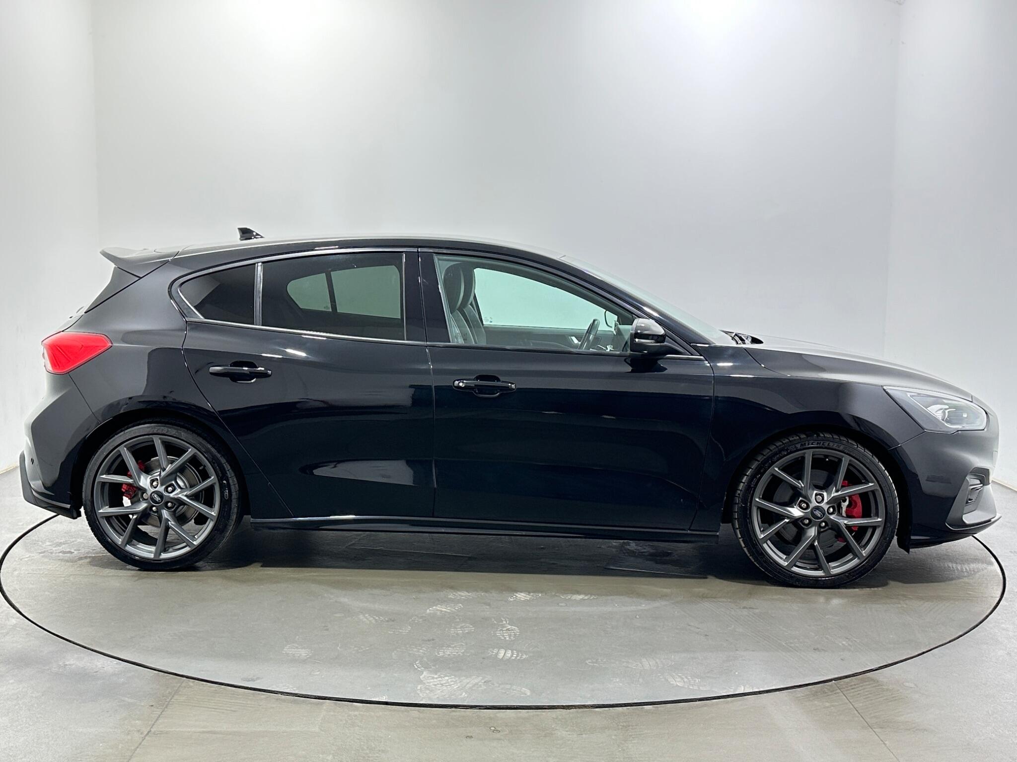 Ford Focus view 9