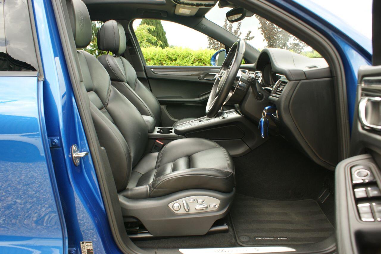 Porsche Macan view 54