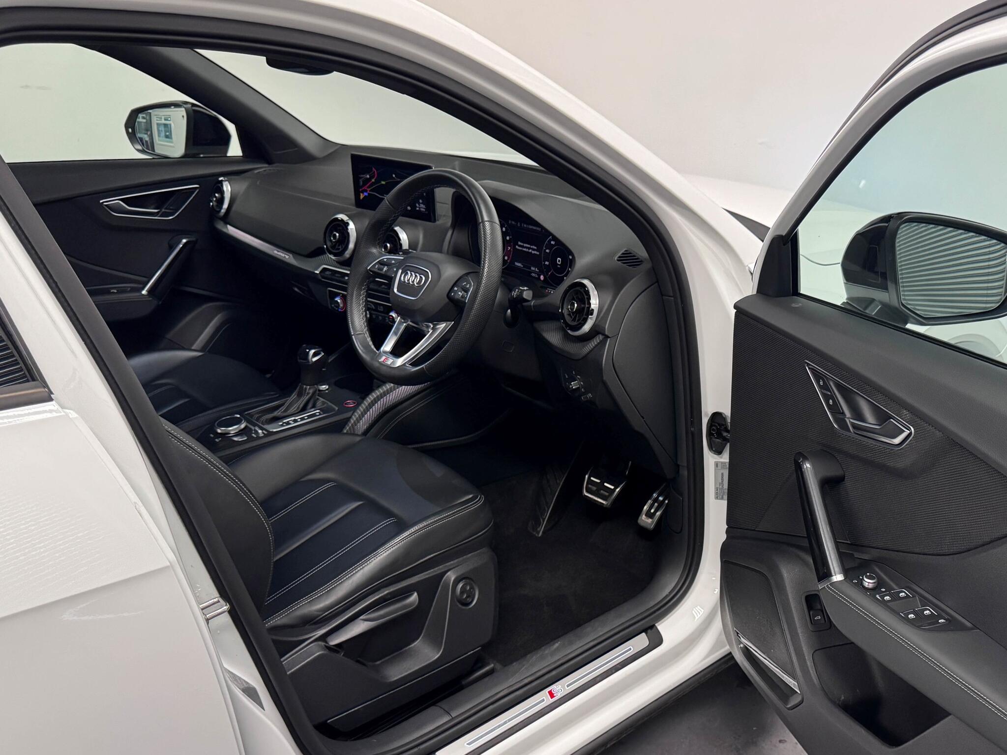 Audi SQ2 view 30