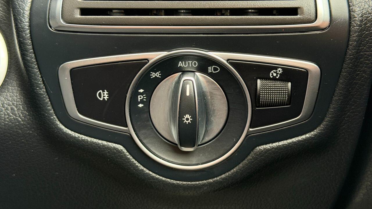 Mercedes-Benz GLC view 33