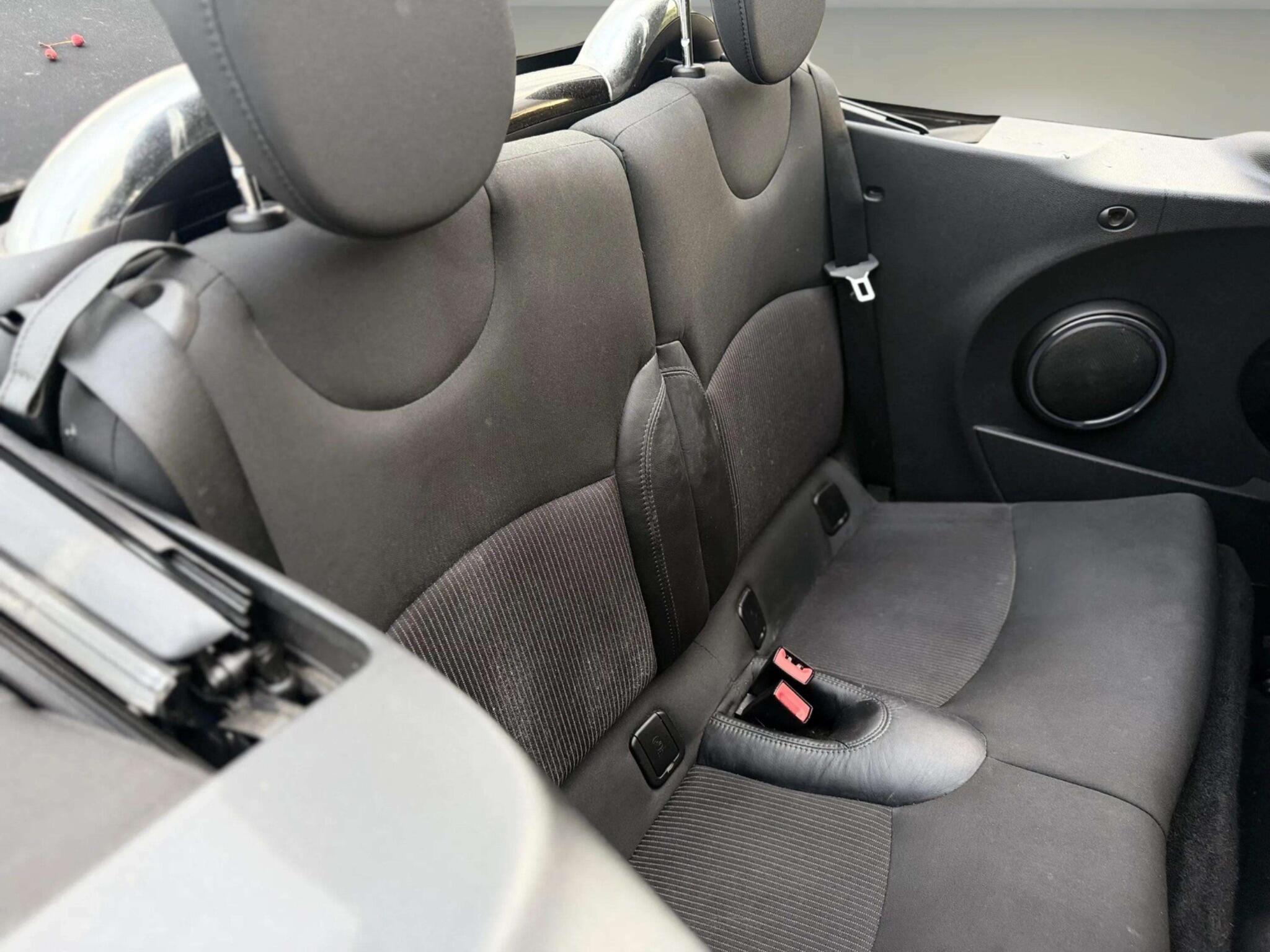 Mini Convertible view 44