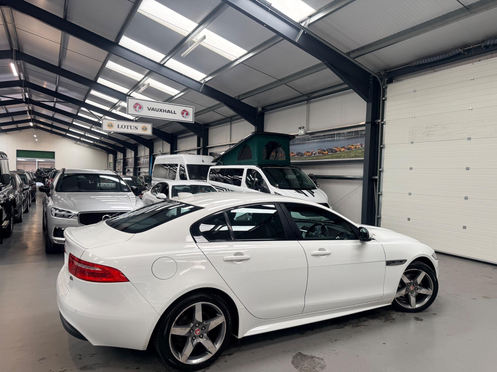 Jaguar Xe view 14