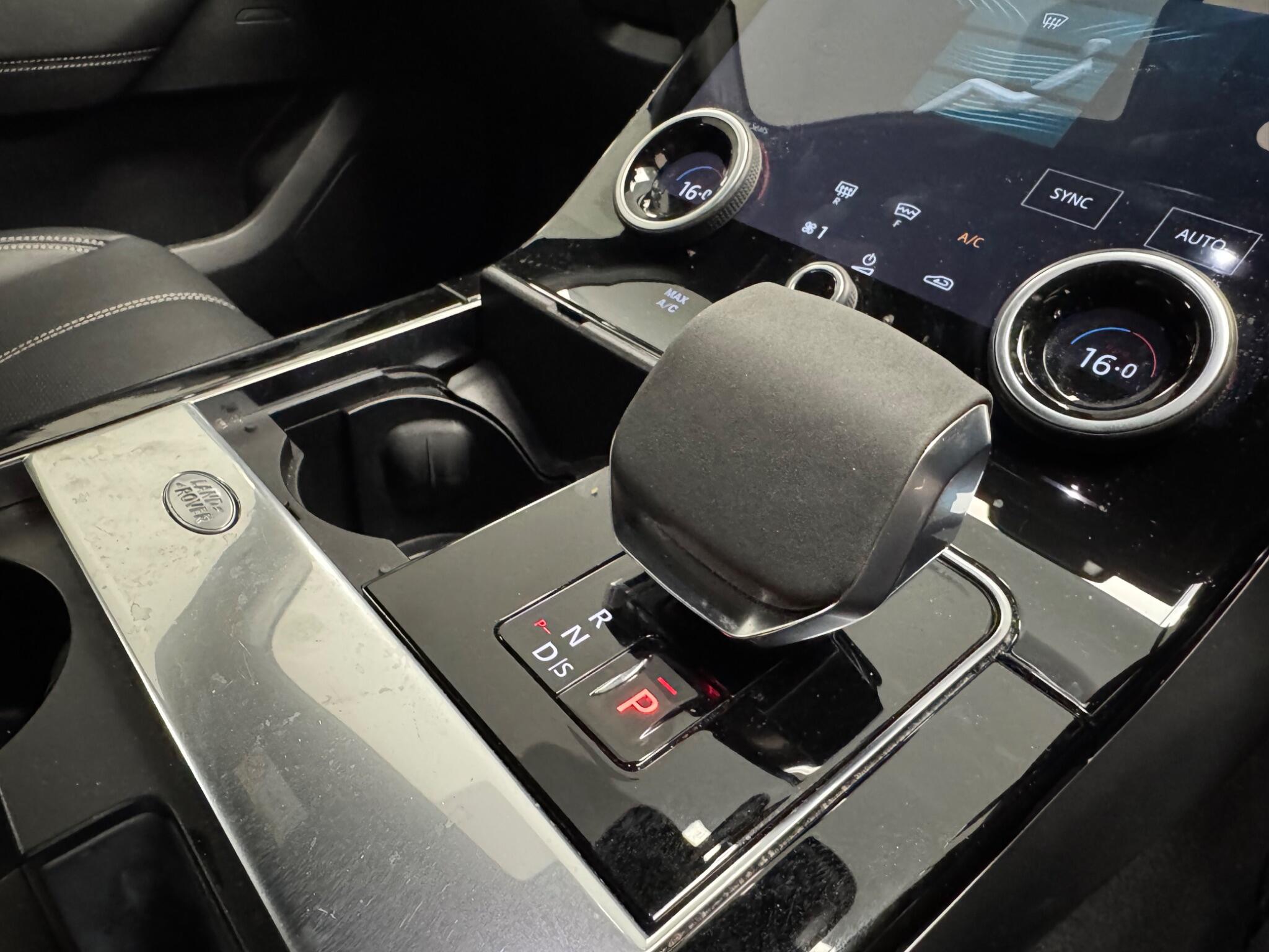 Land Rover Range Rover Velar view 9