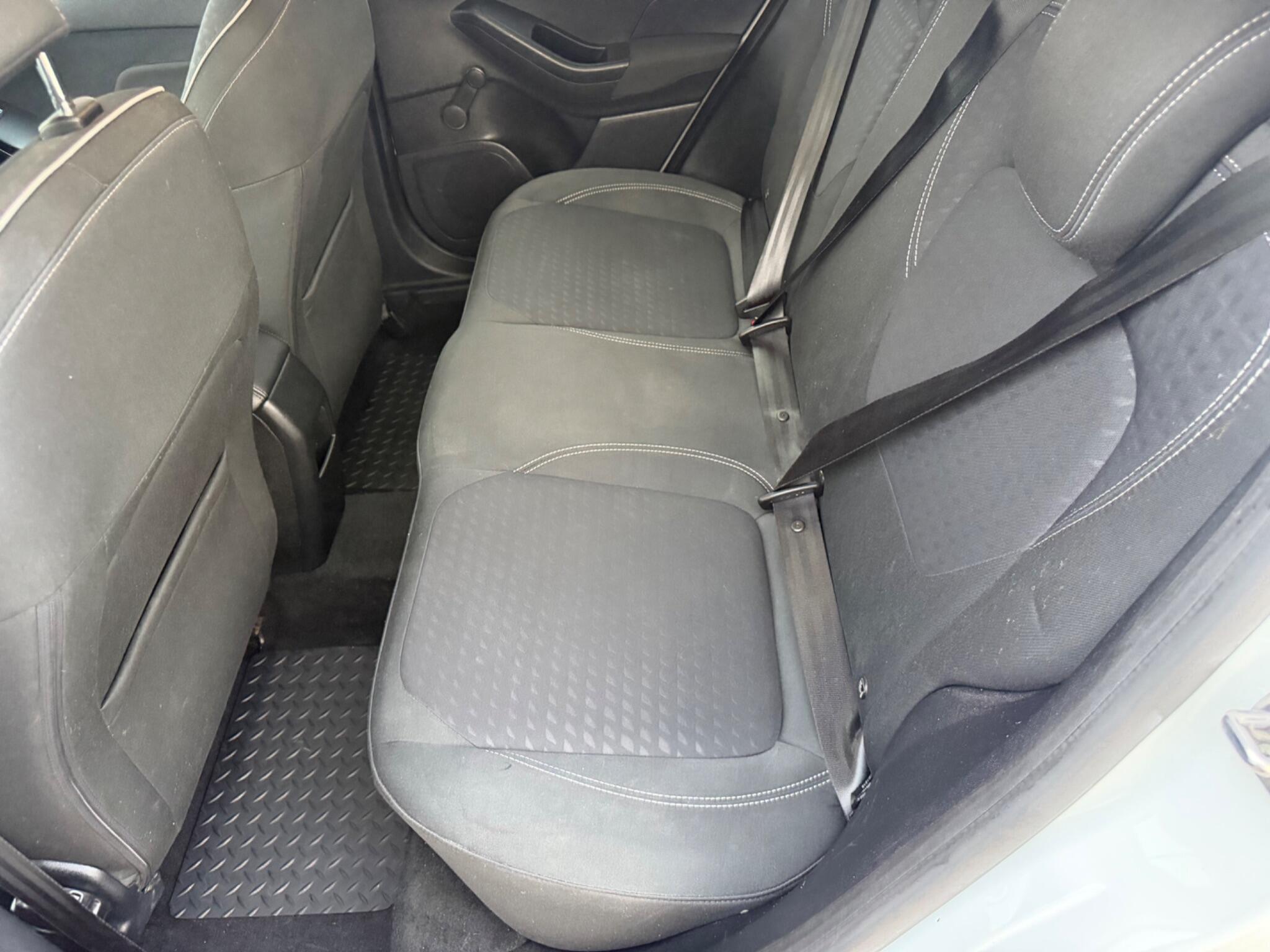 Ford Fiesta view 70