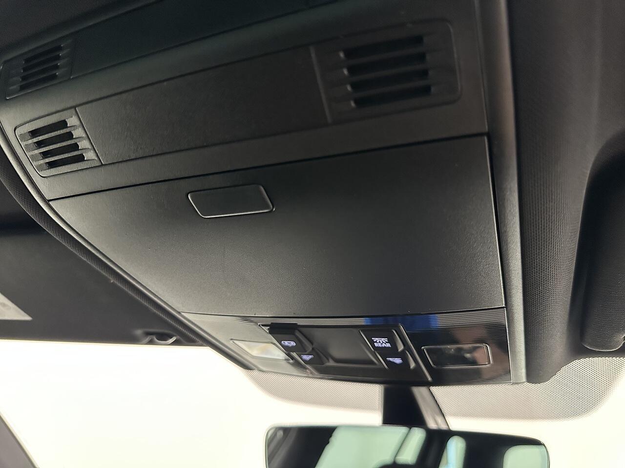 Volkswagen Golf view 24