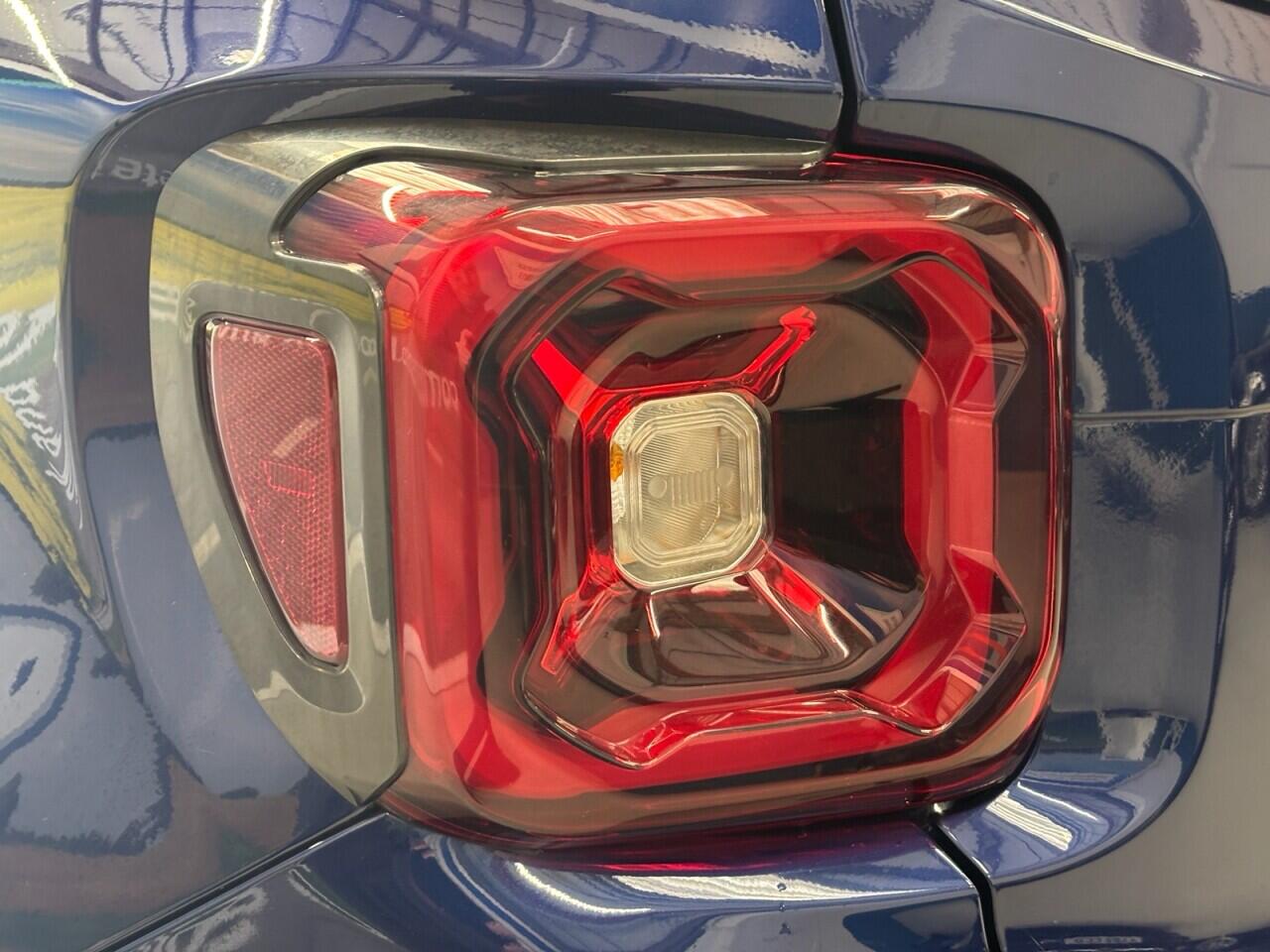 Jeep Renegade view 47