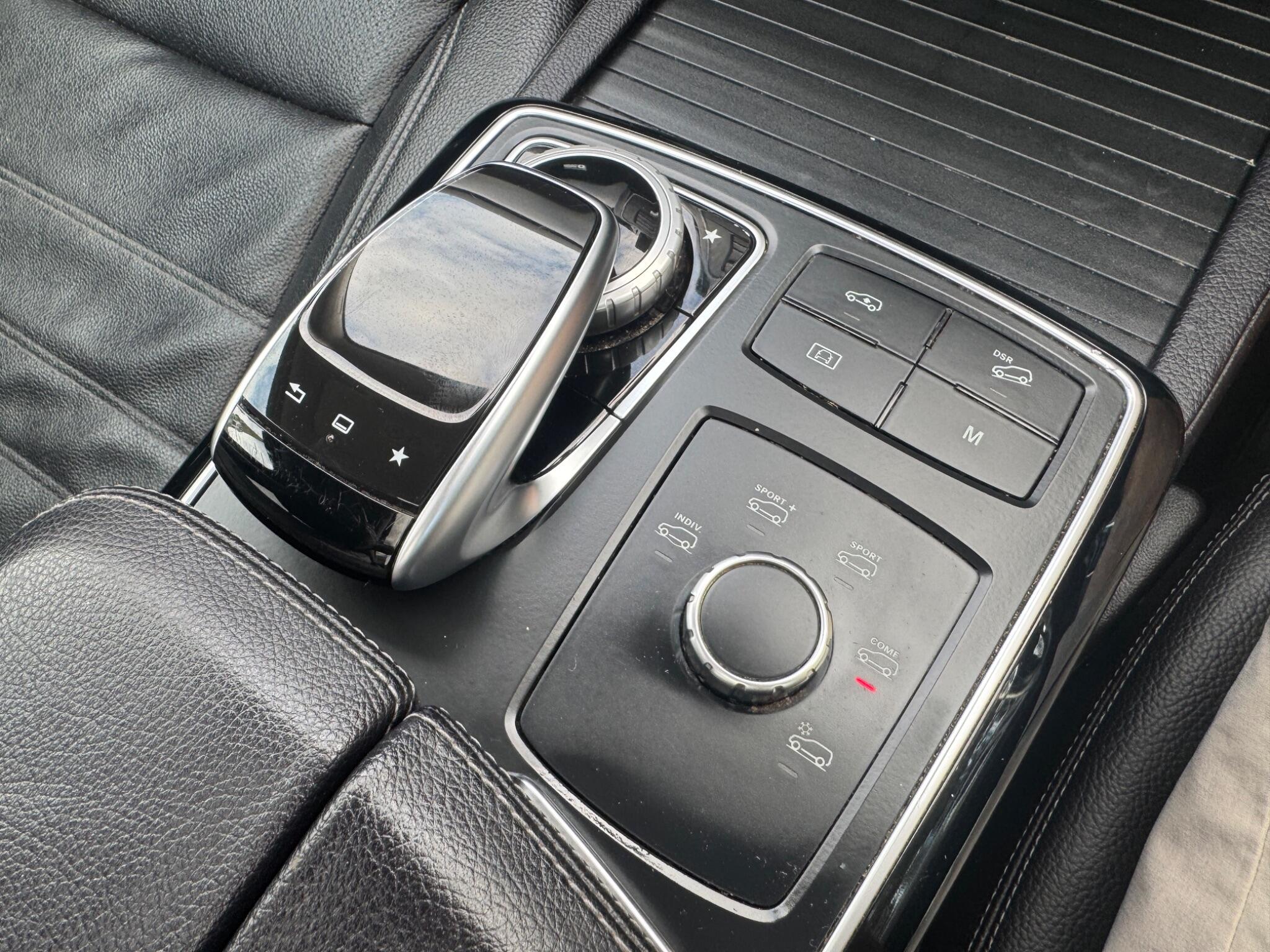 Mercedes-Benz Gle view 25