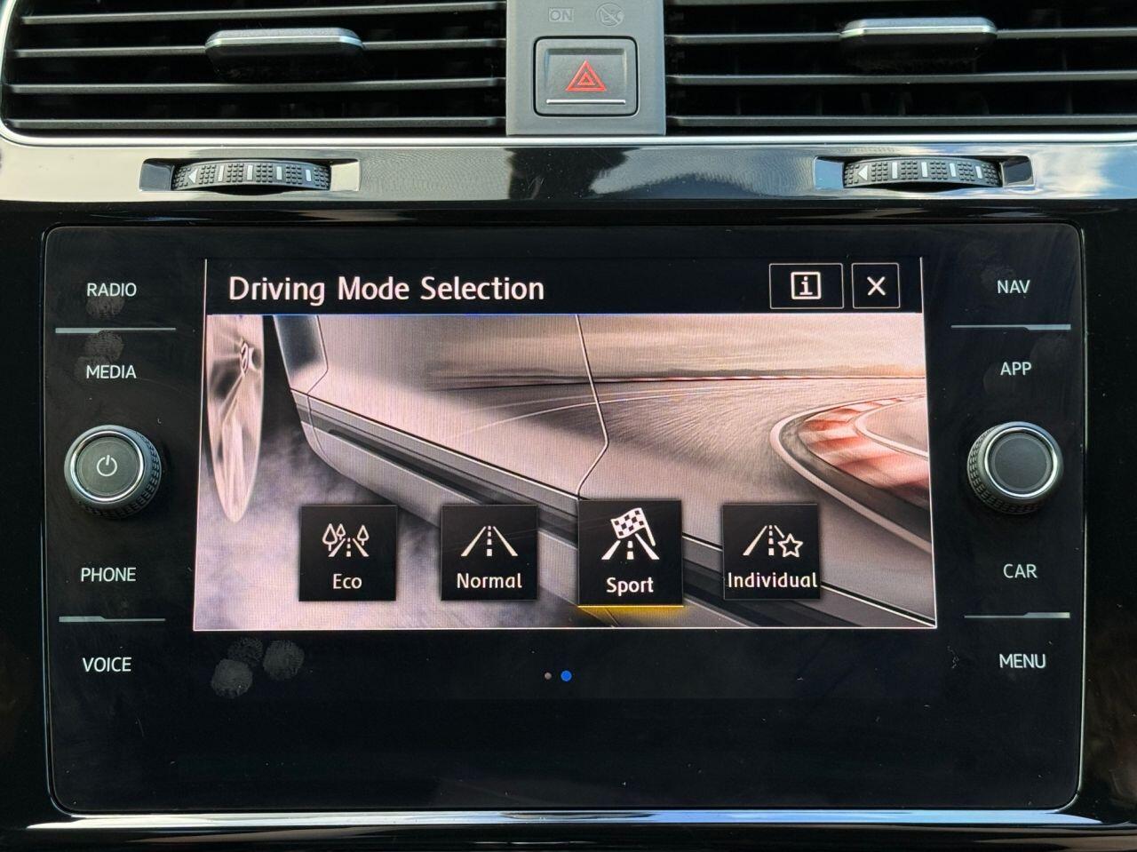Volkswagen Golf view 25