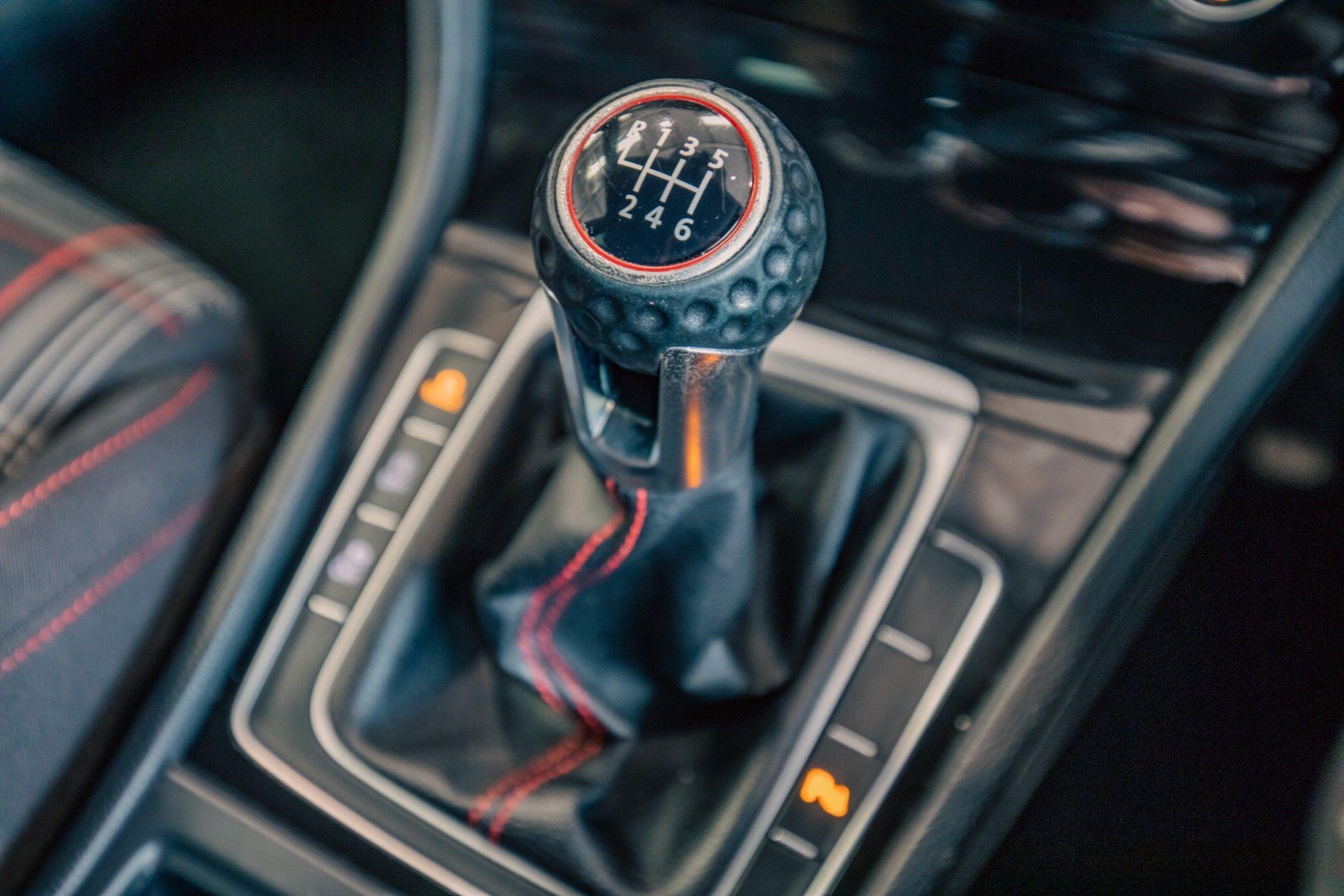 Volkswagen Golf view 18