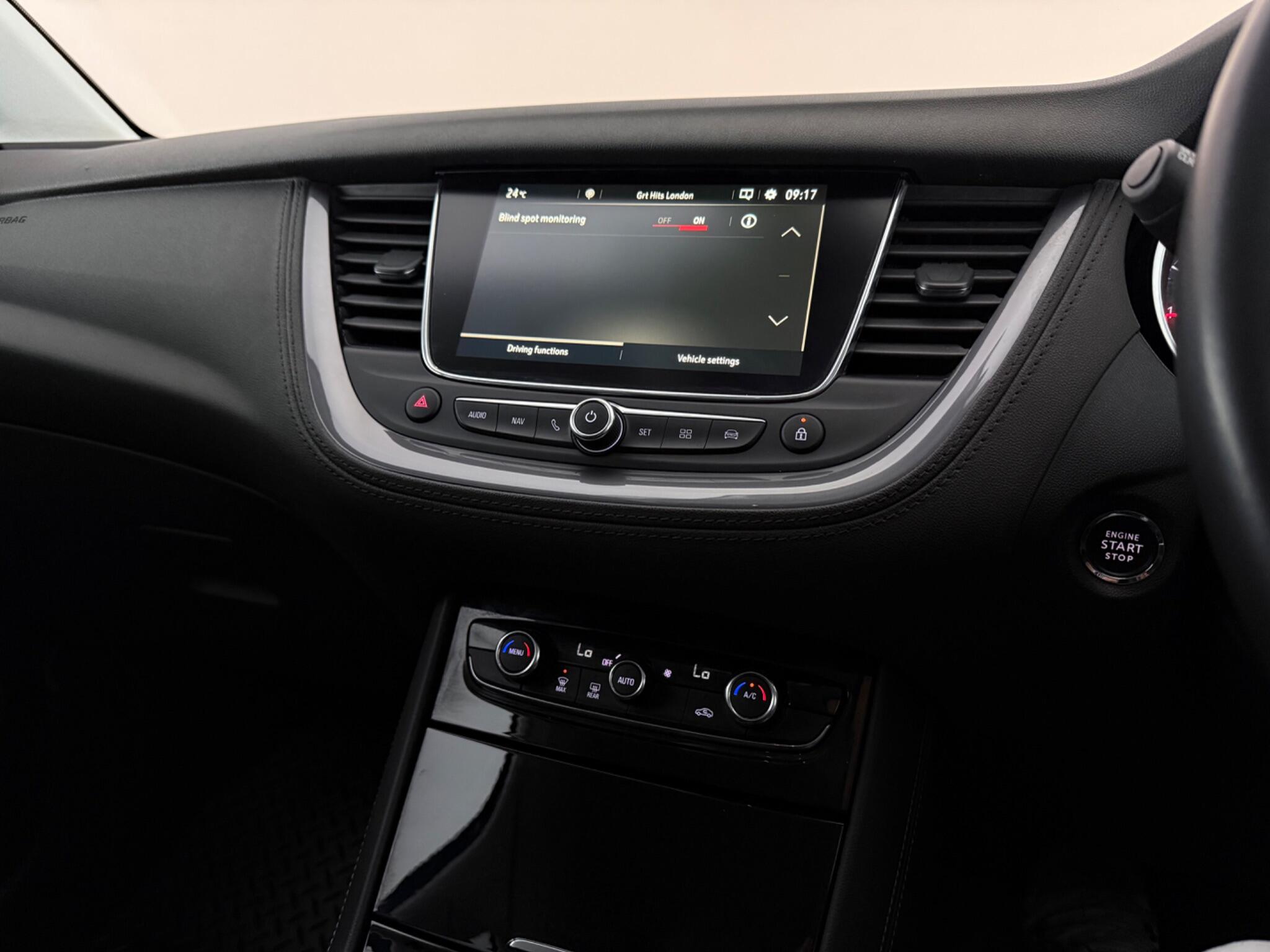 Vauxhall Grandland X view 35