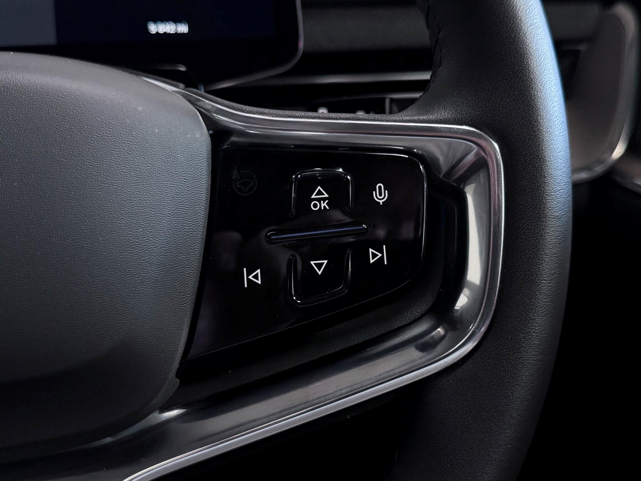 Volvo Ex90 view 39