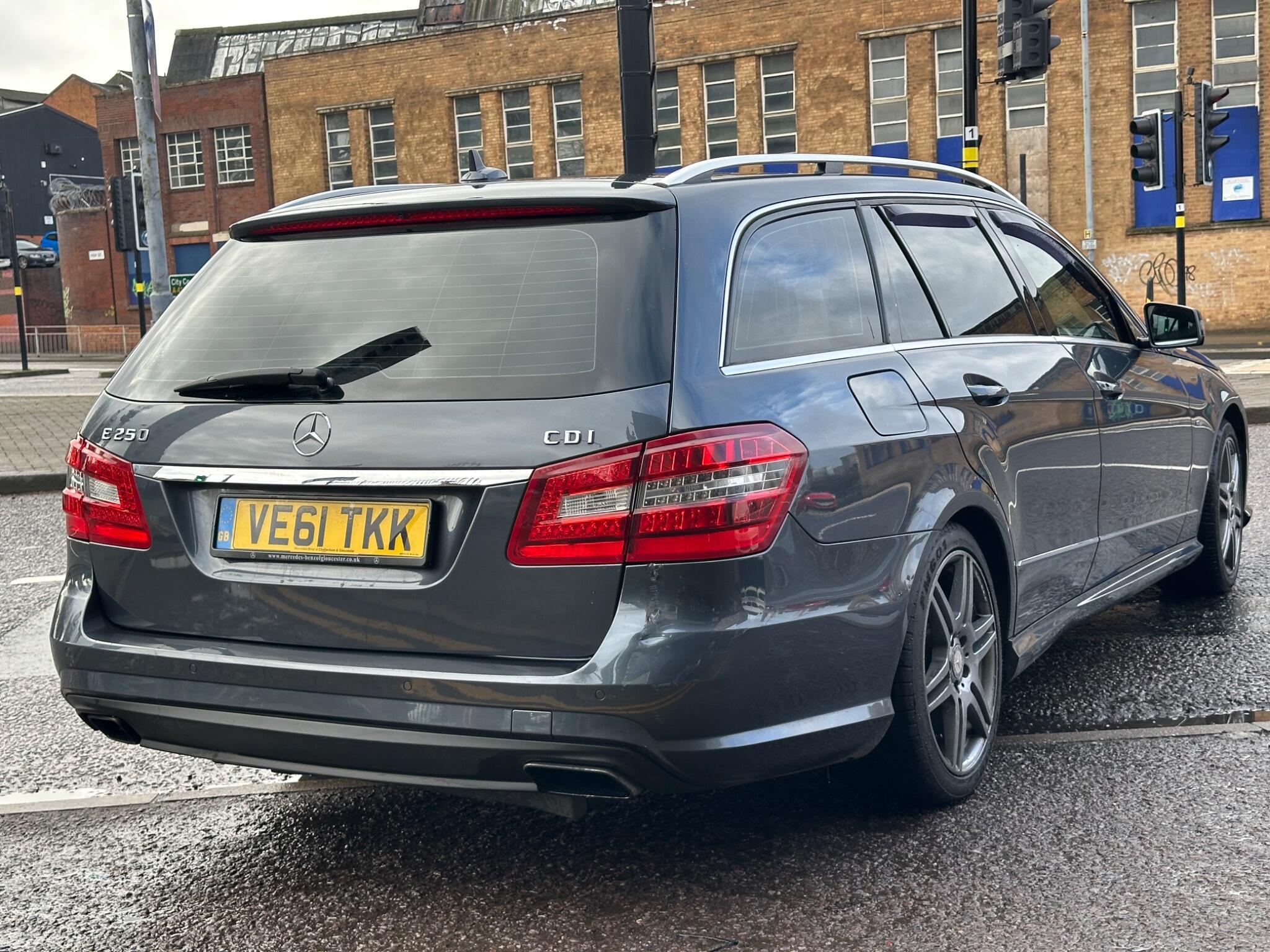 Mercedes-Benz E-Class view 37