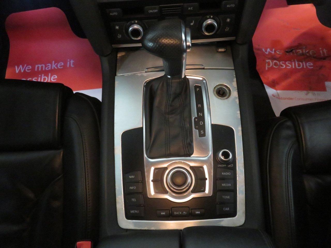 Audi Q7 view 41