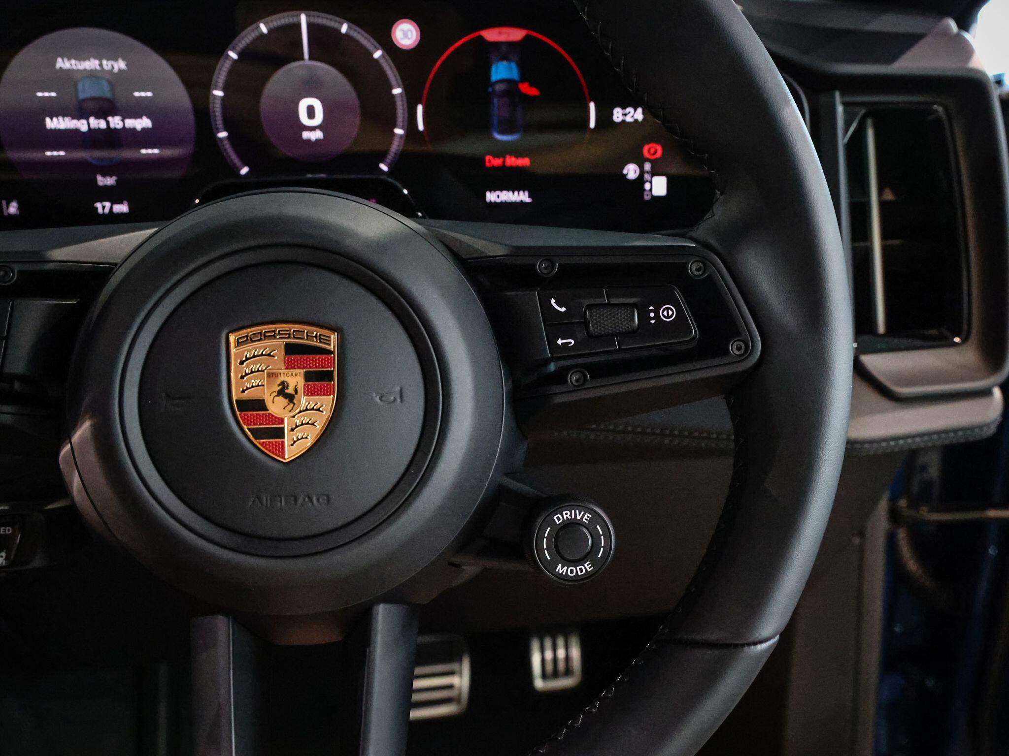 Porsche Cayenne view 19