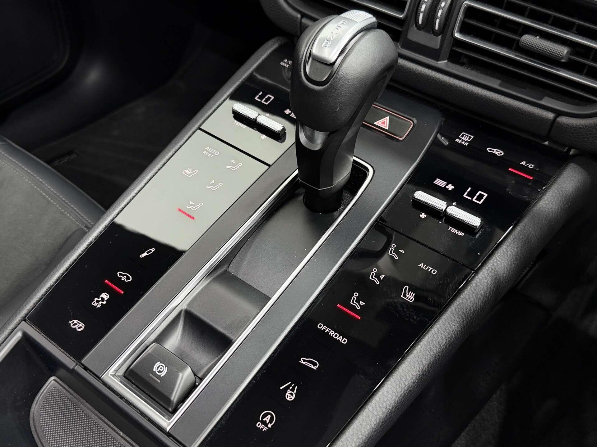 Porsche Macan view 47