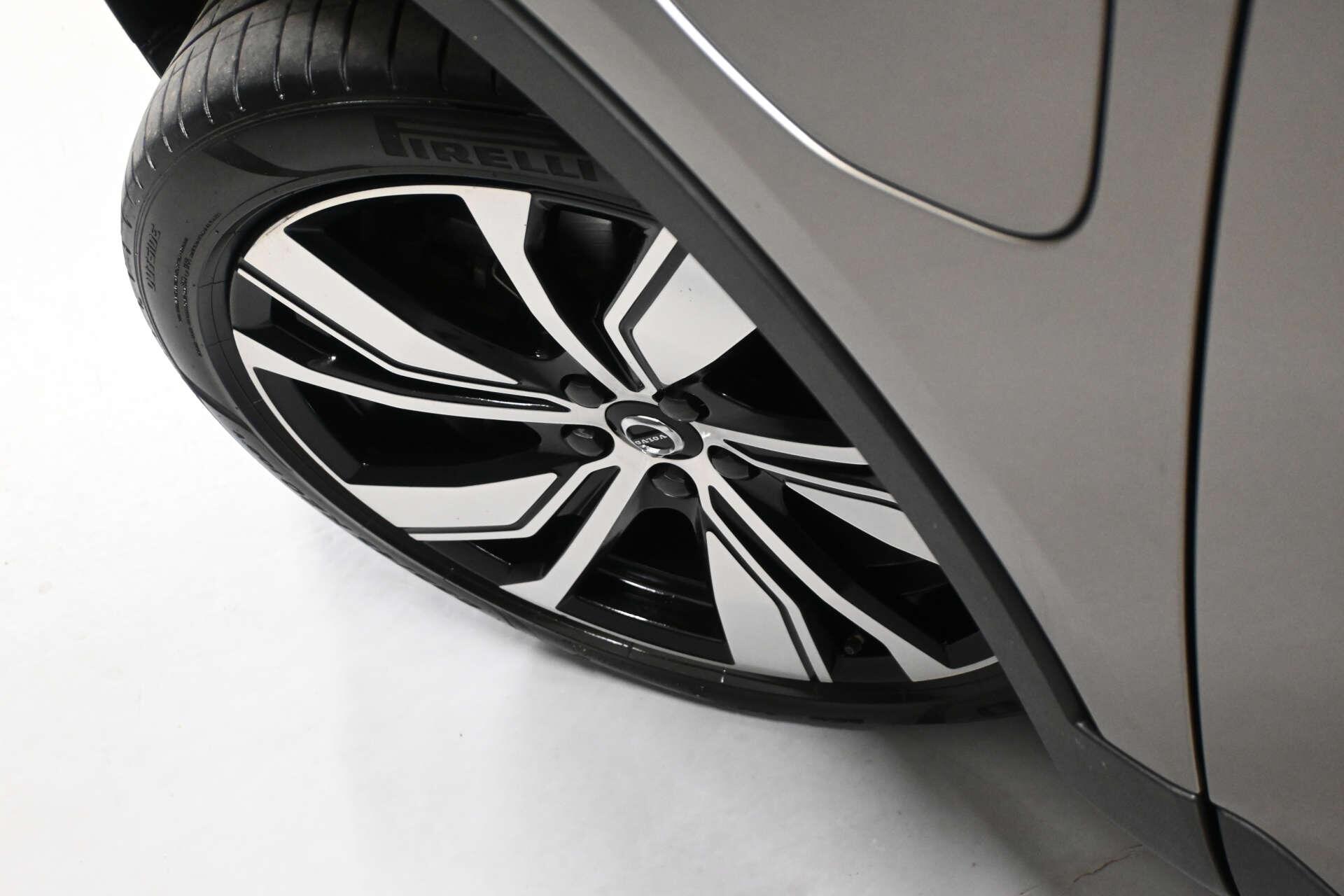 Volvo XC40 view 18