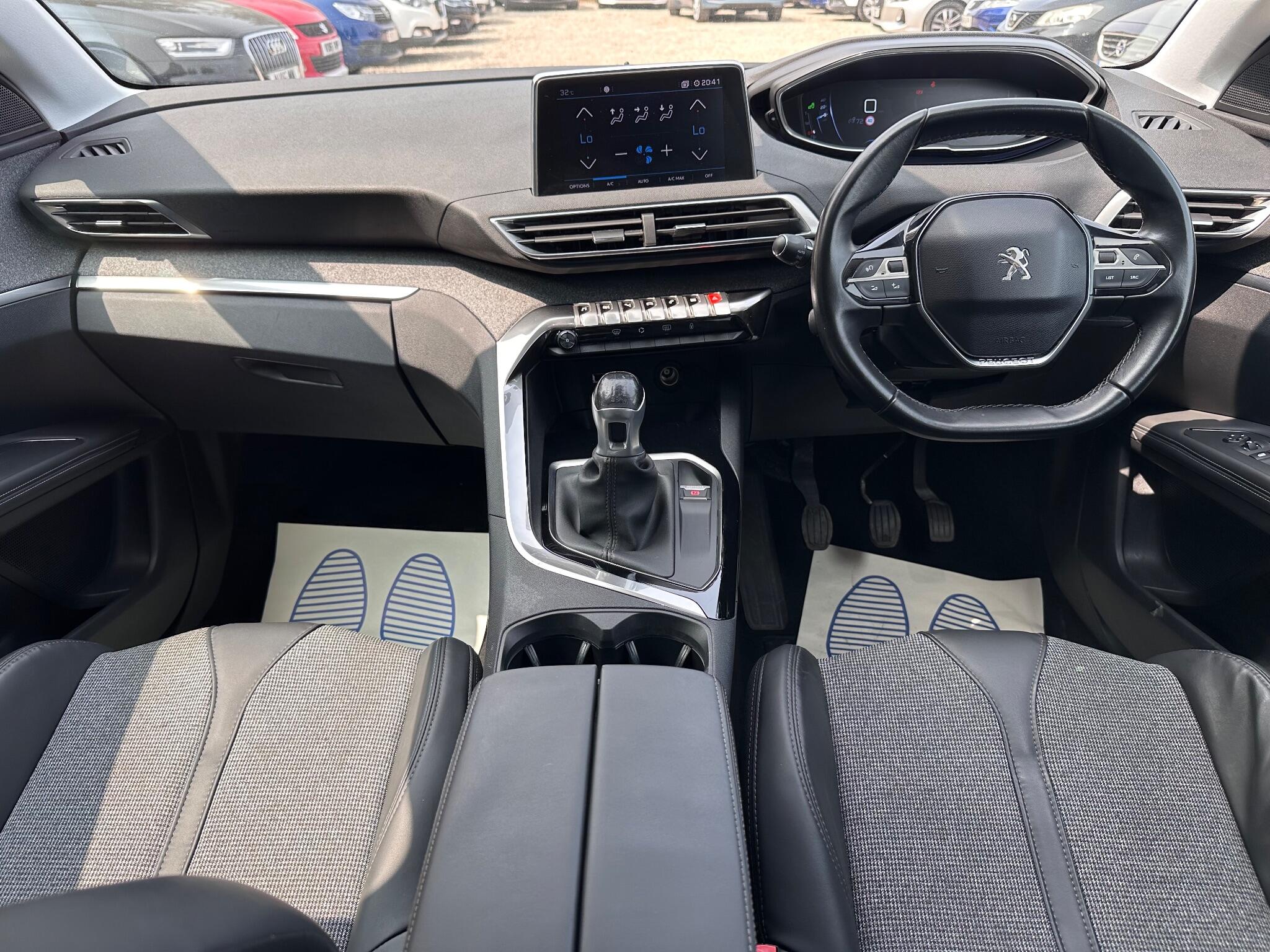 Peugeot 3008 view 25