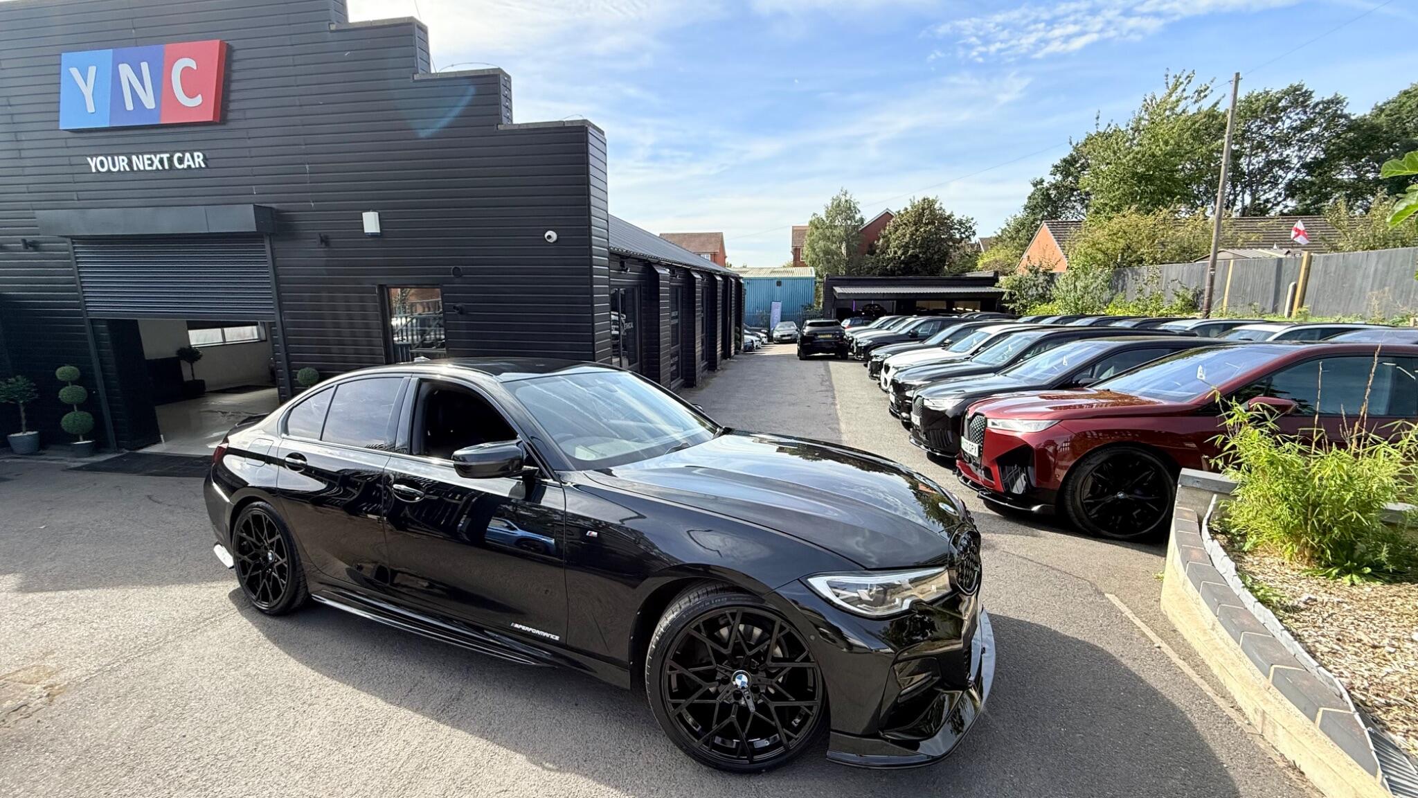BMW 3 Series view 4