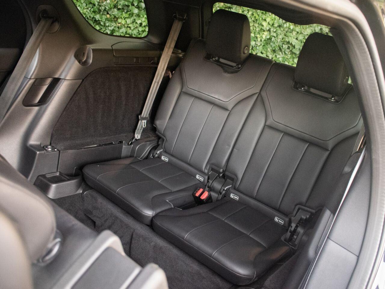 Land Rover Discovery view 32