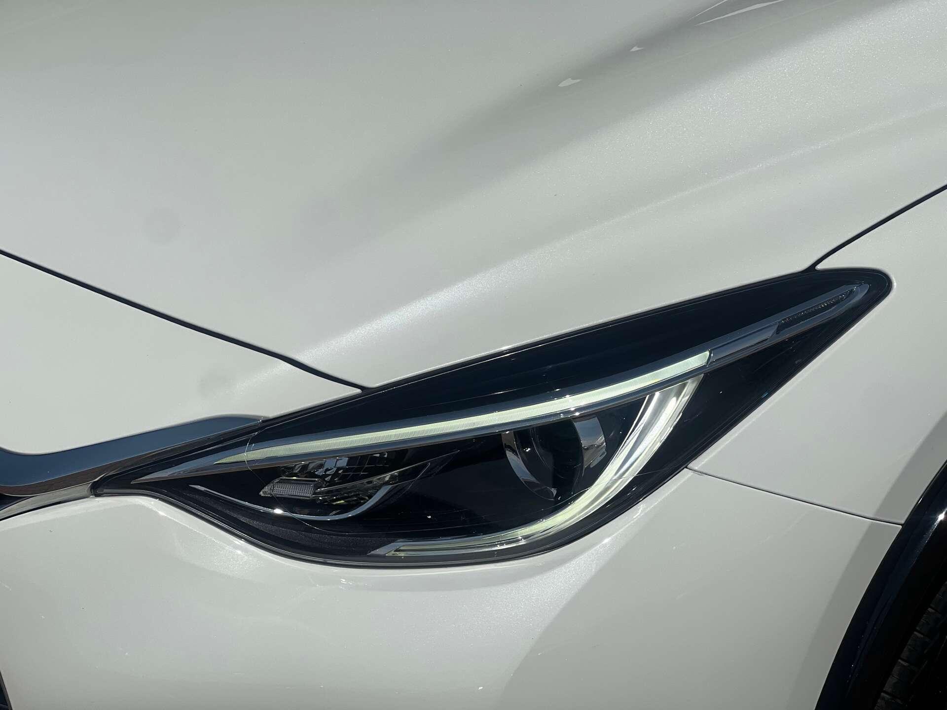 Infiniti Q30 view 16