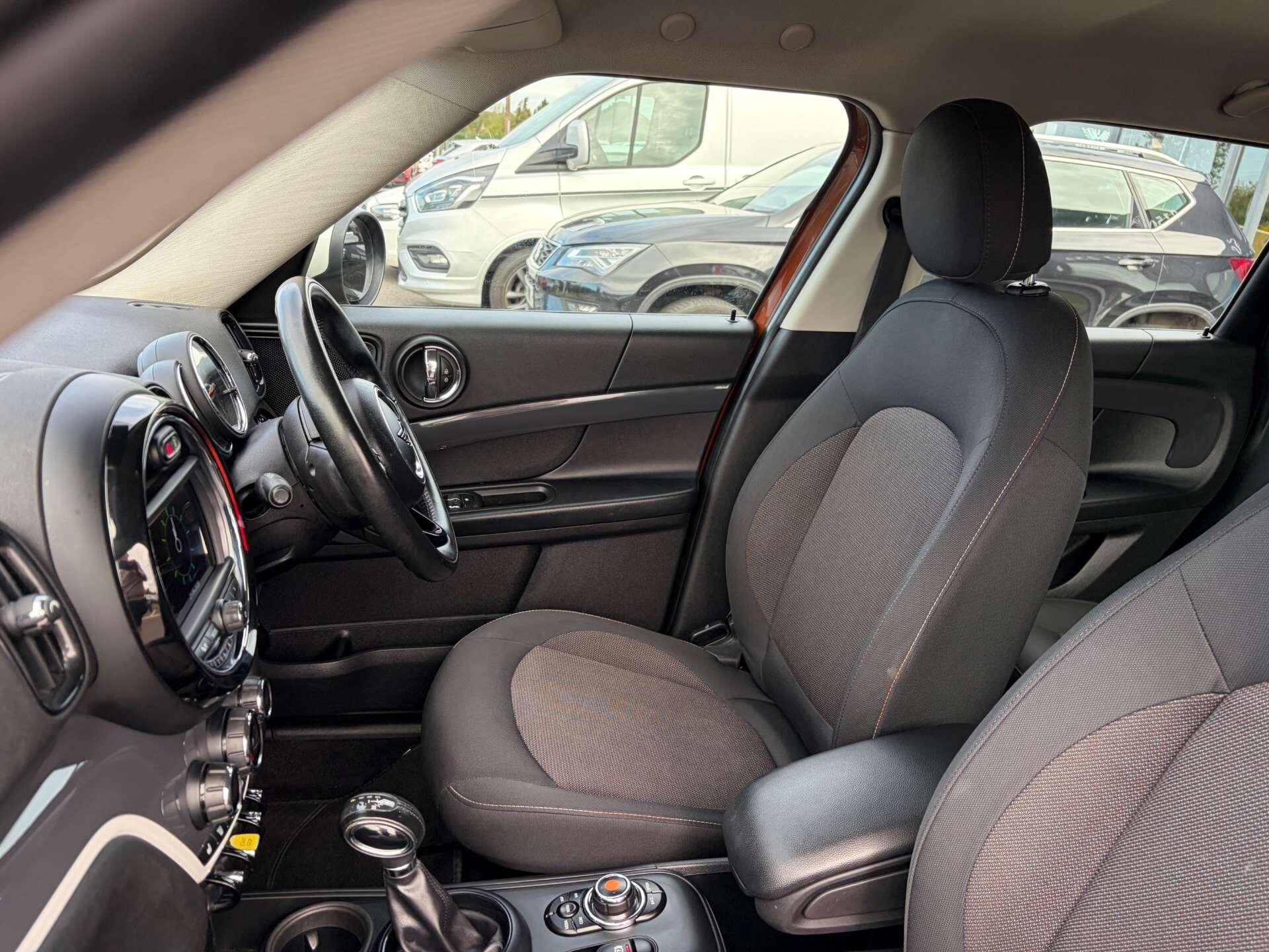 Mini Countryman view 18