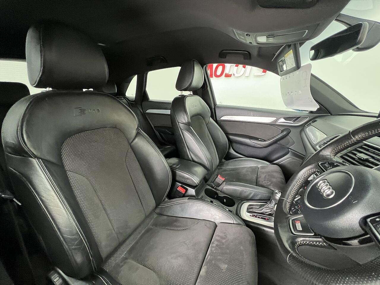 Audi Q3 view 14