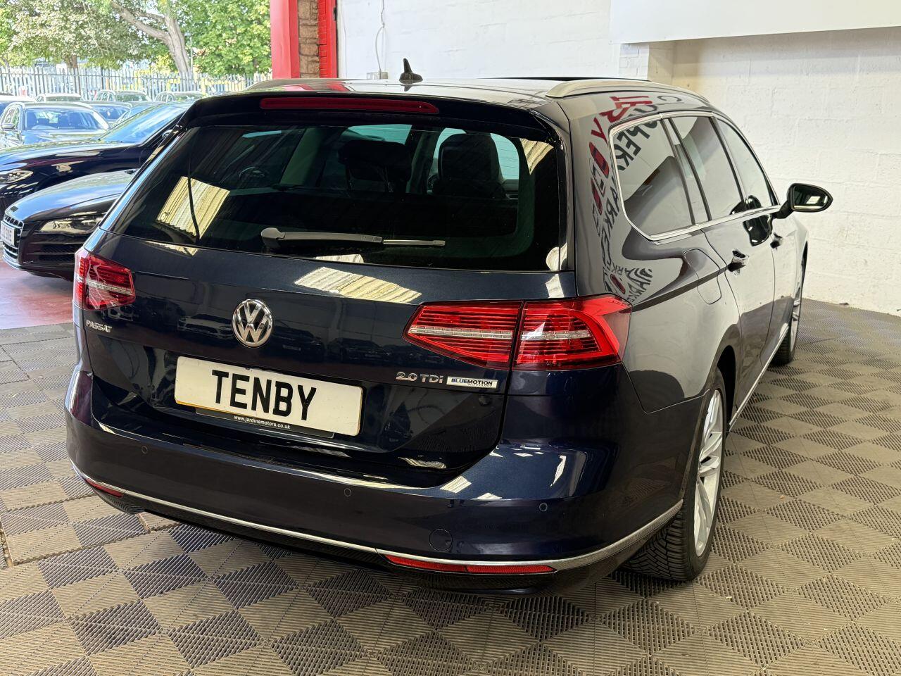 Volkswagen Passat view 10