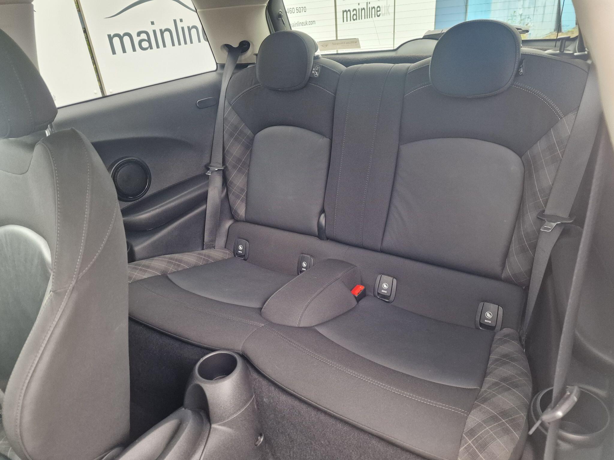 MINI Hatch view 30