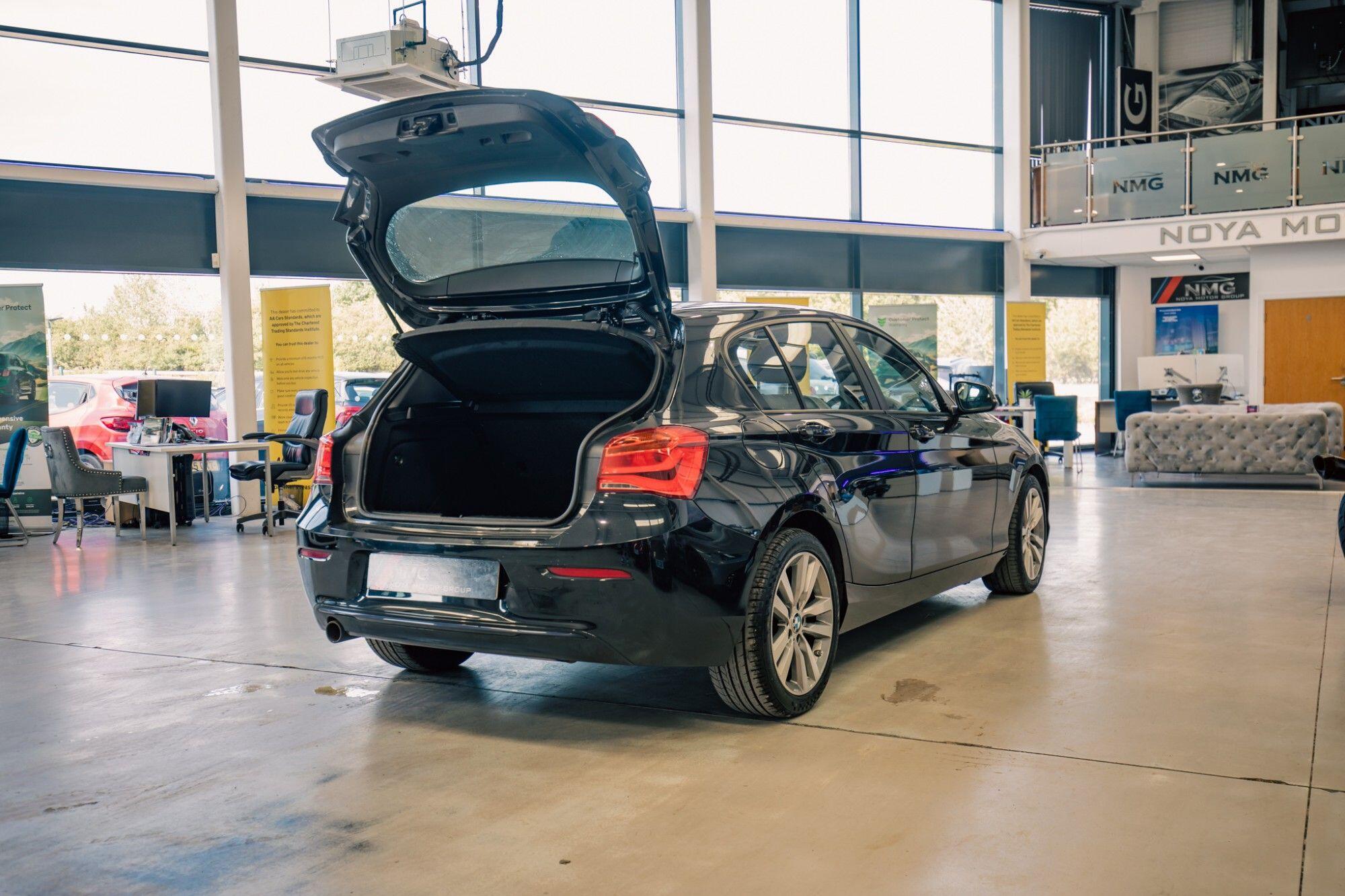 BMW 1 Series view 34