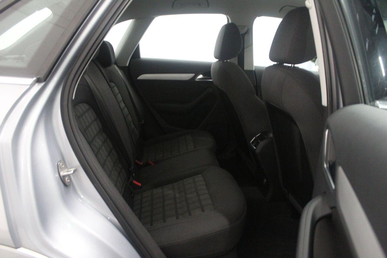Audi Q3 view 54