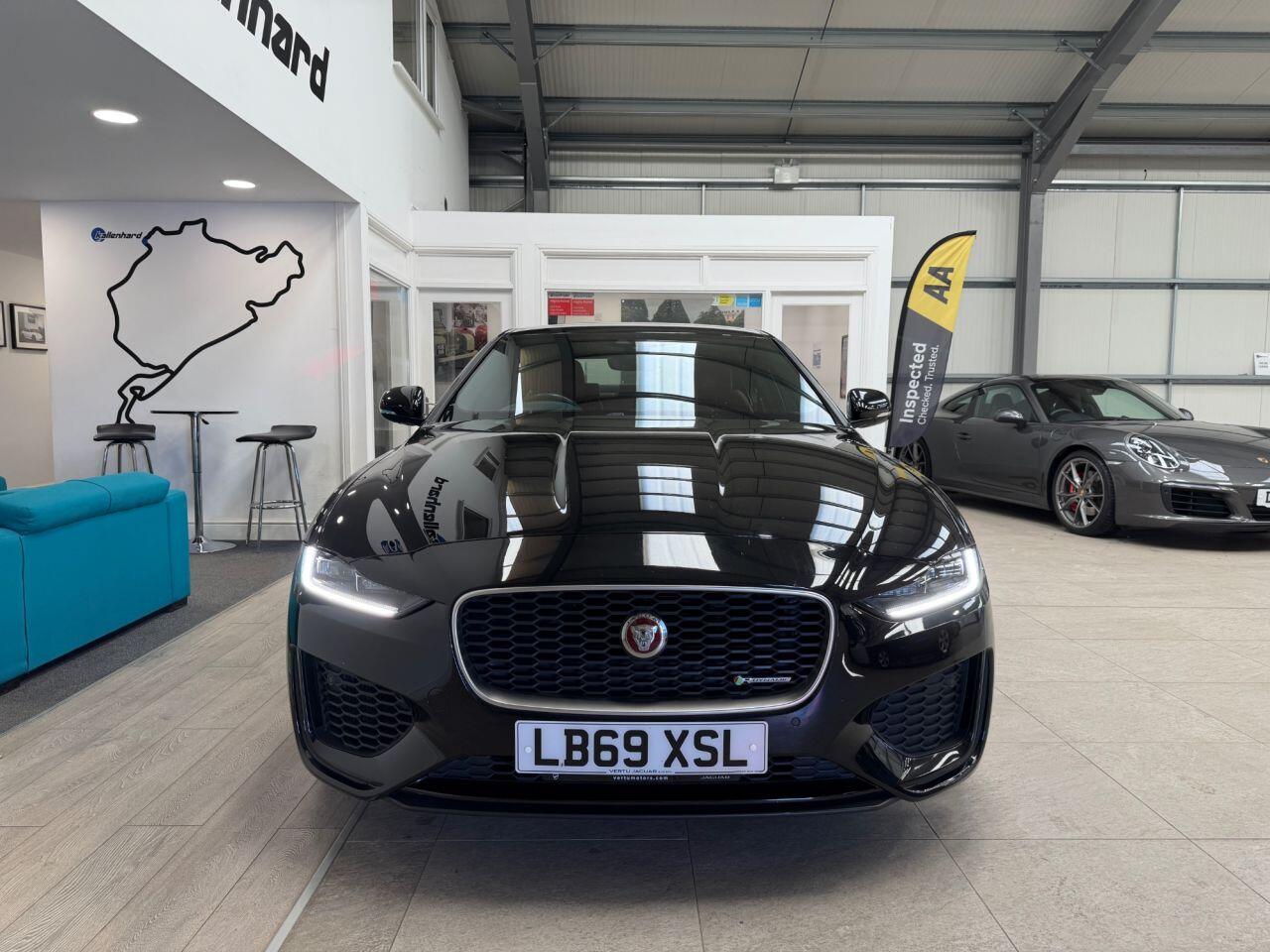 Jaguar Xe view 3