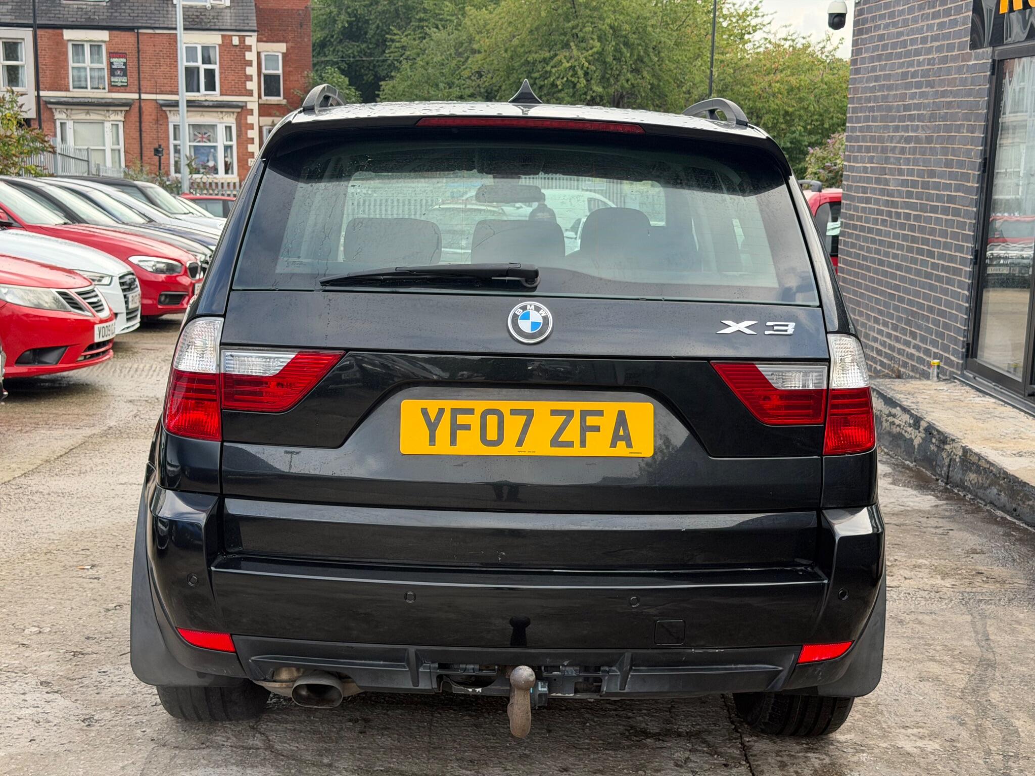 BMW X3 view 5