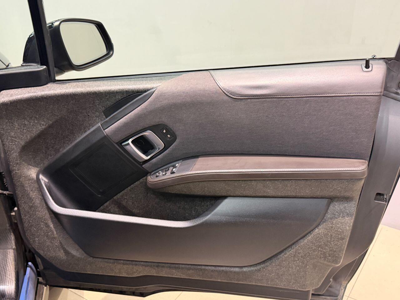 BMW I3 view 16