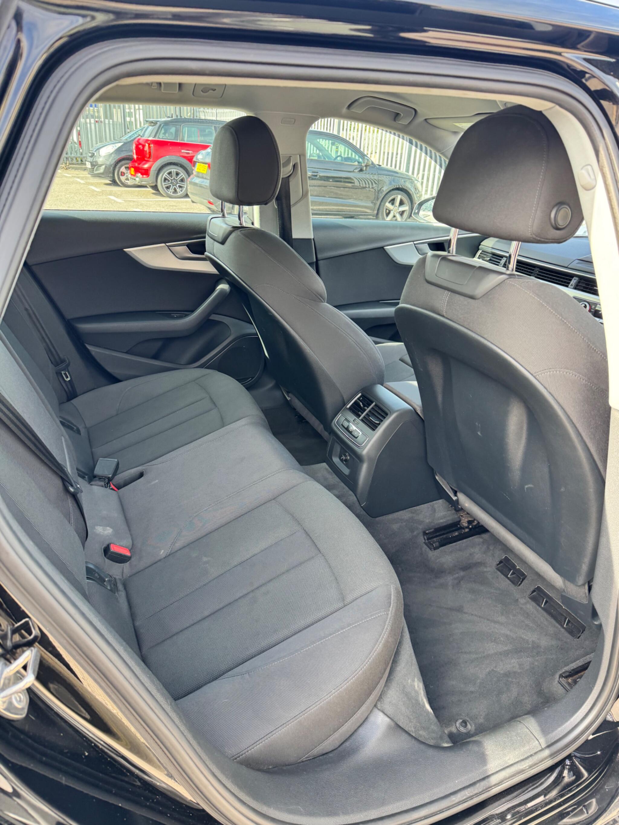 Audi A4 view 30