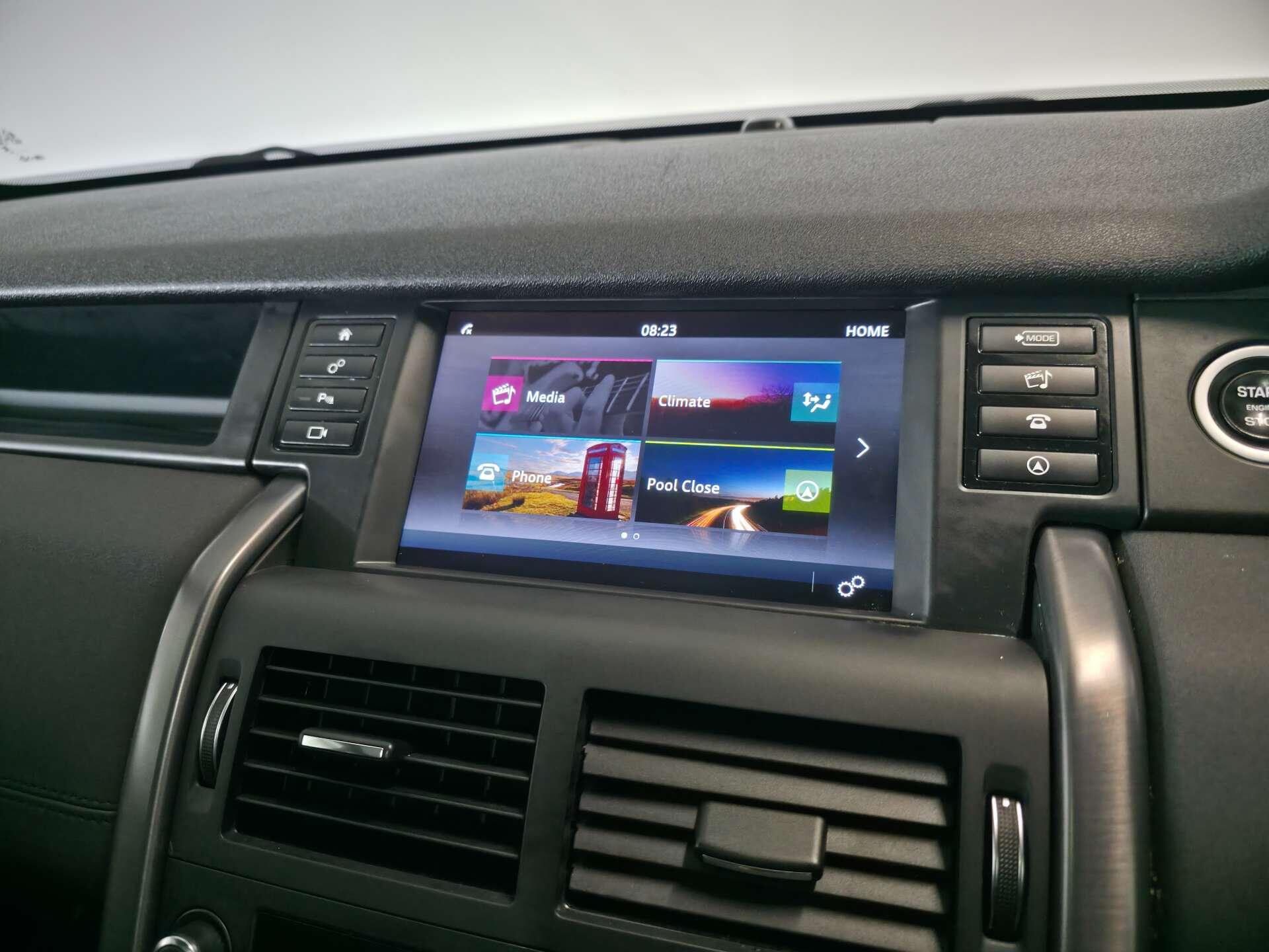 Land Rover Discovery Sport view 44