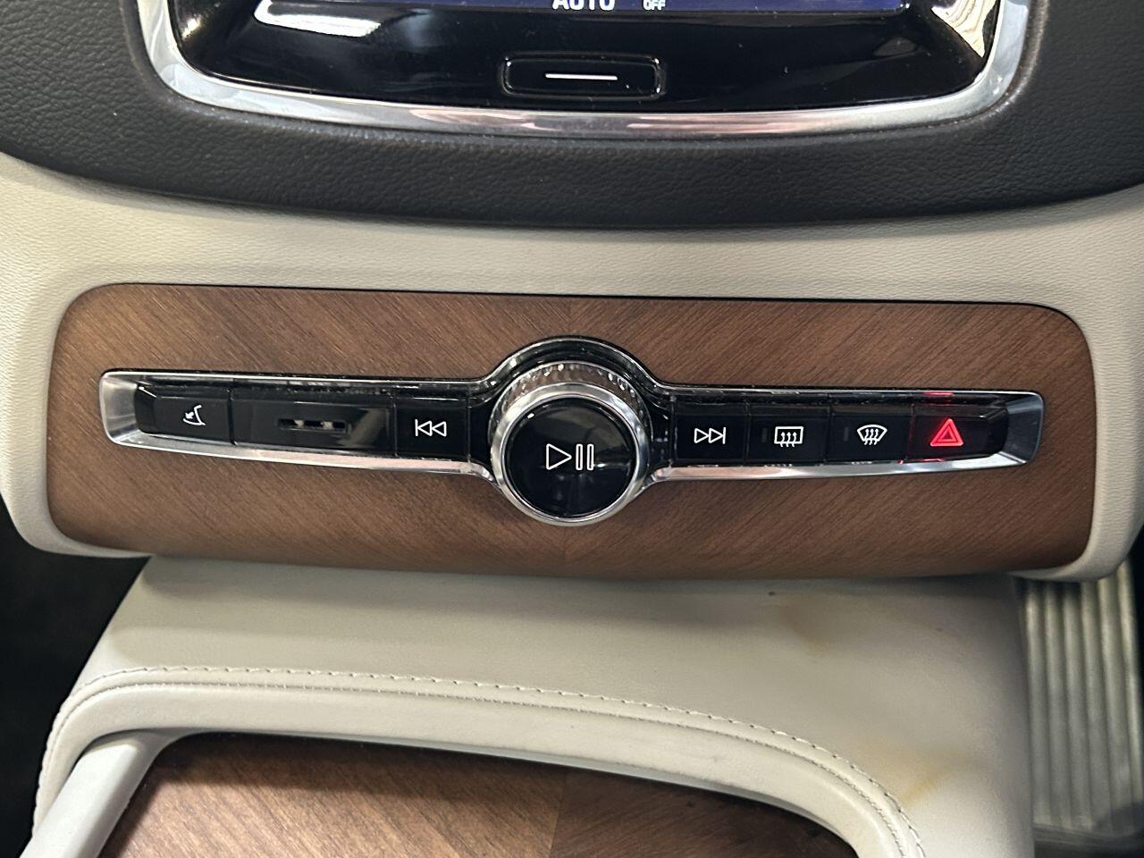 Volvo XC90 view 52