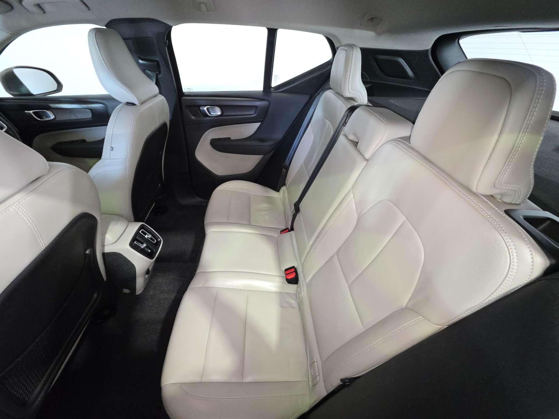 Volvo XC40 view 54