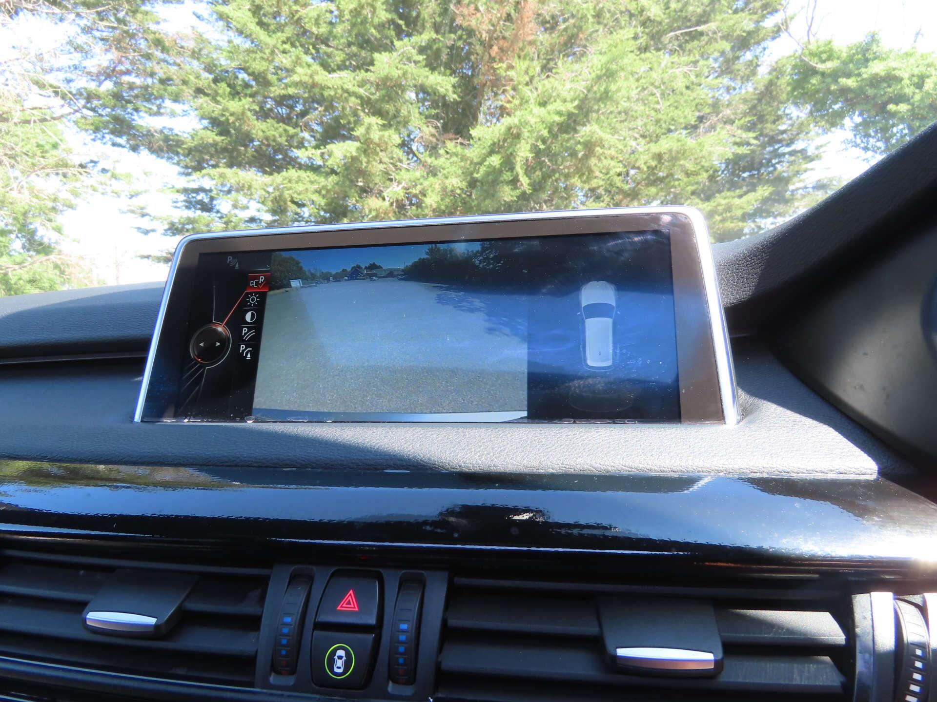 BMW X5 view 14