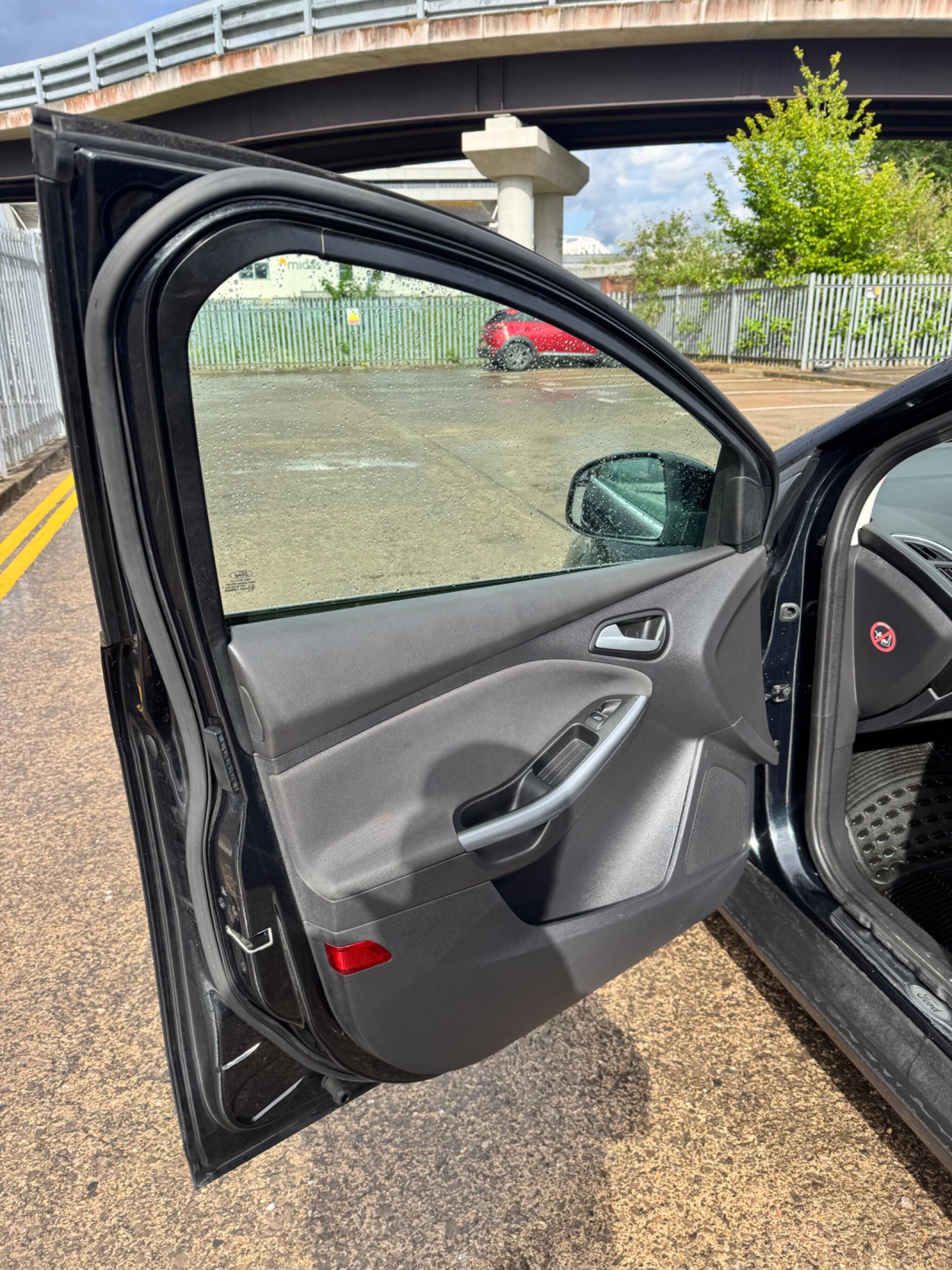 Ford Focus view 30