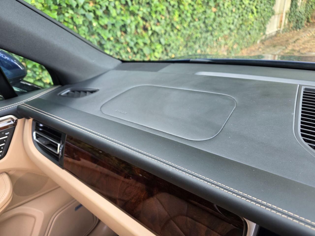 Porsche Macan view 37
