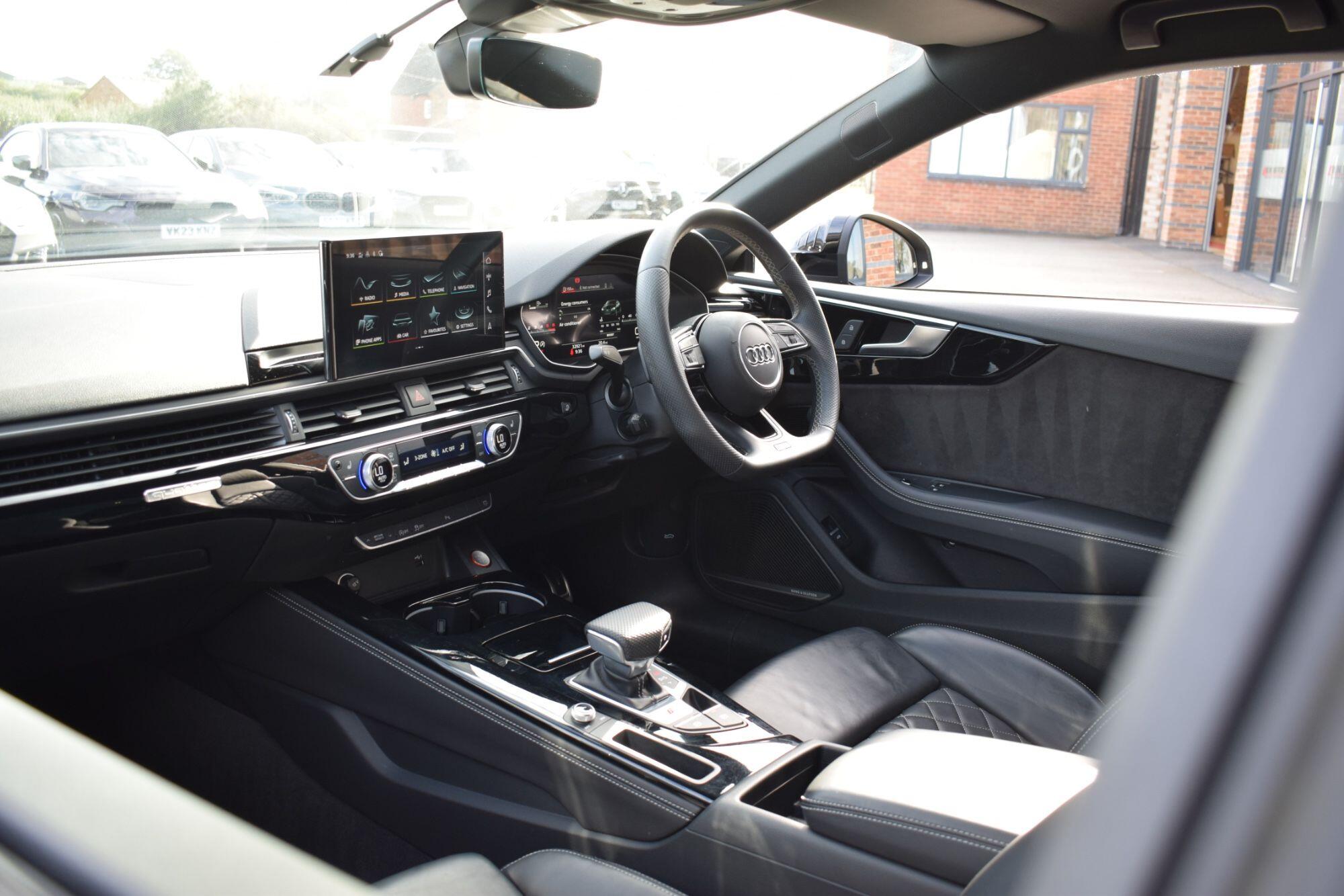 Audi S5 view 25