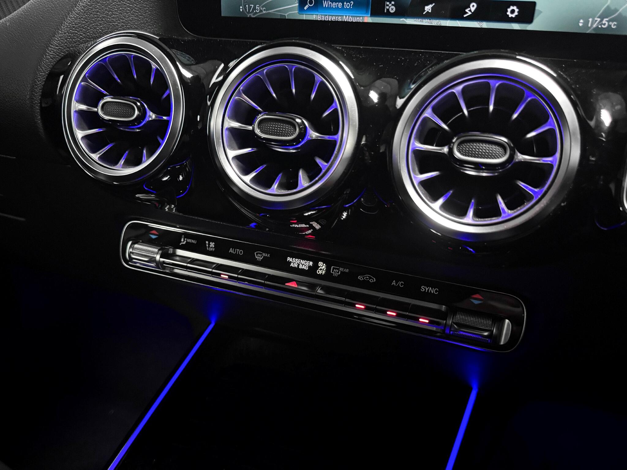 Mercedes-Benz Gla view 29