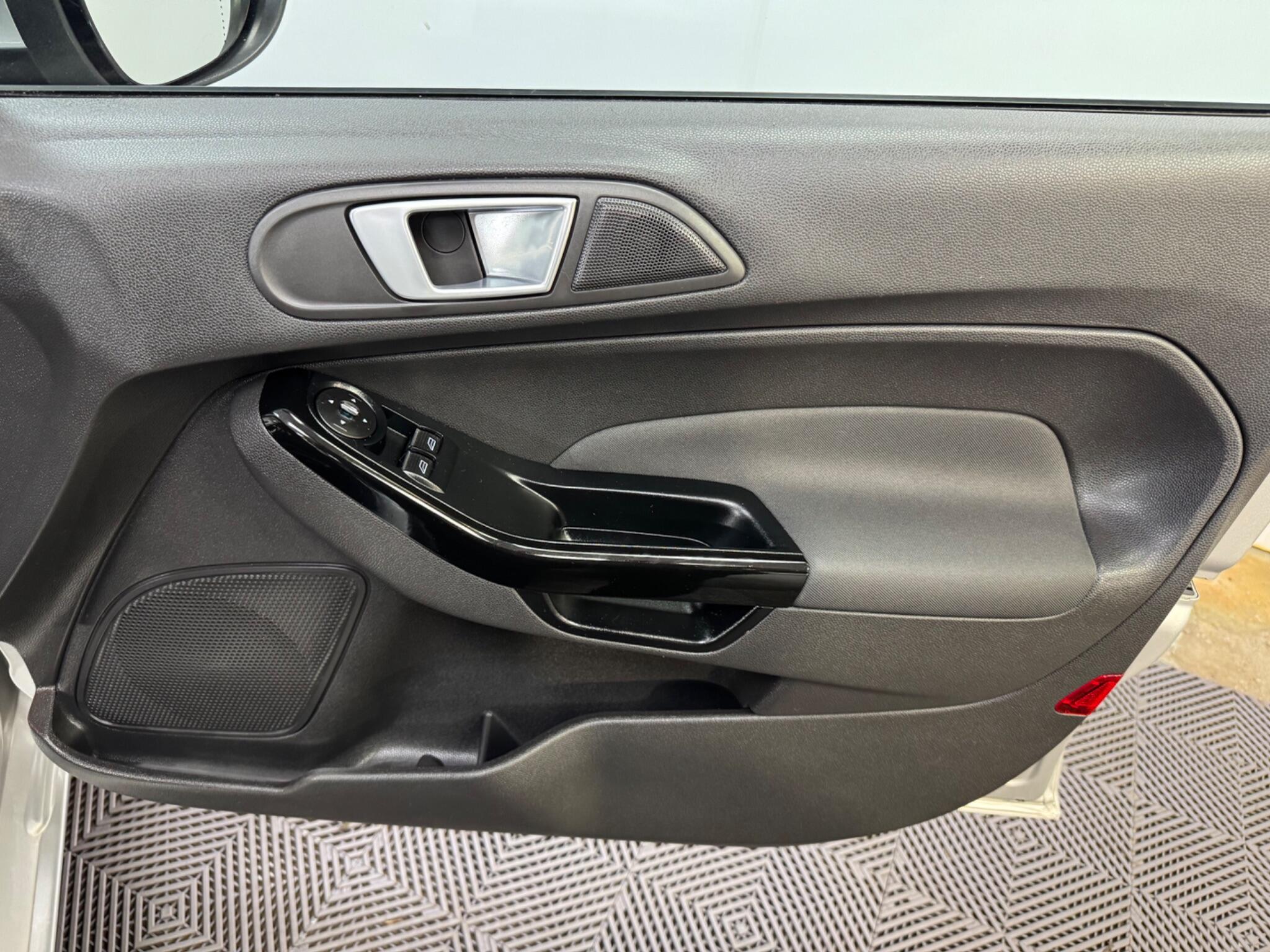 Ford Fiesta view 28