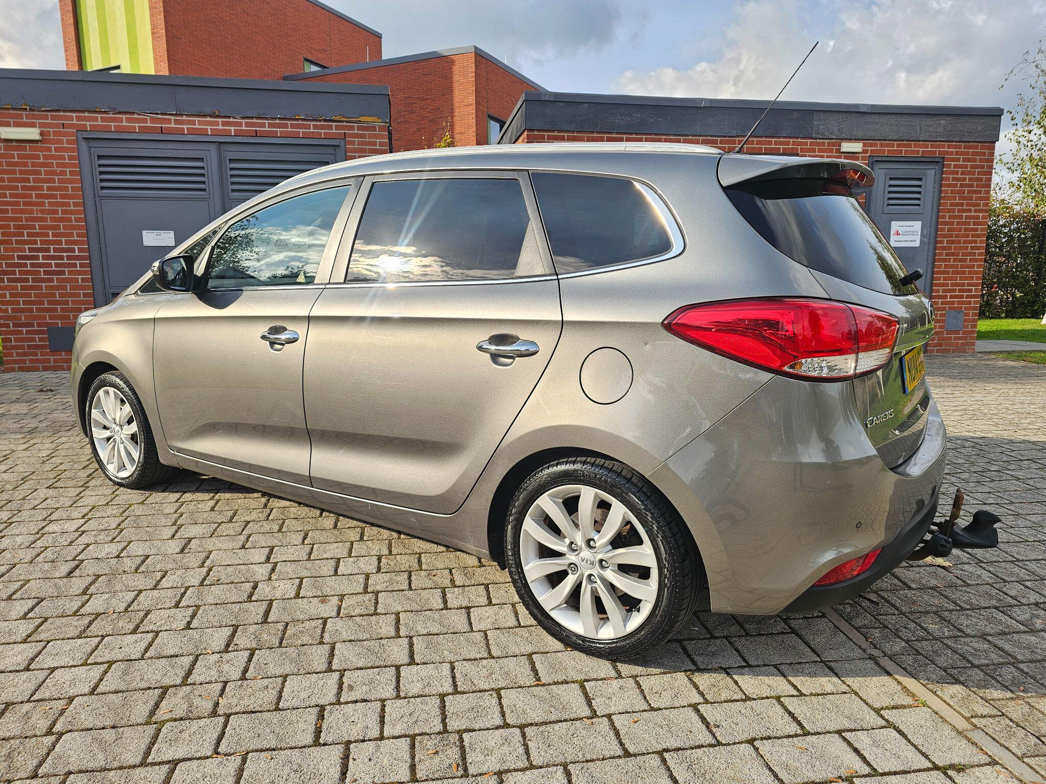 Kia Carens view 17