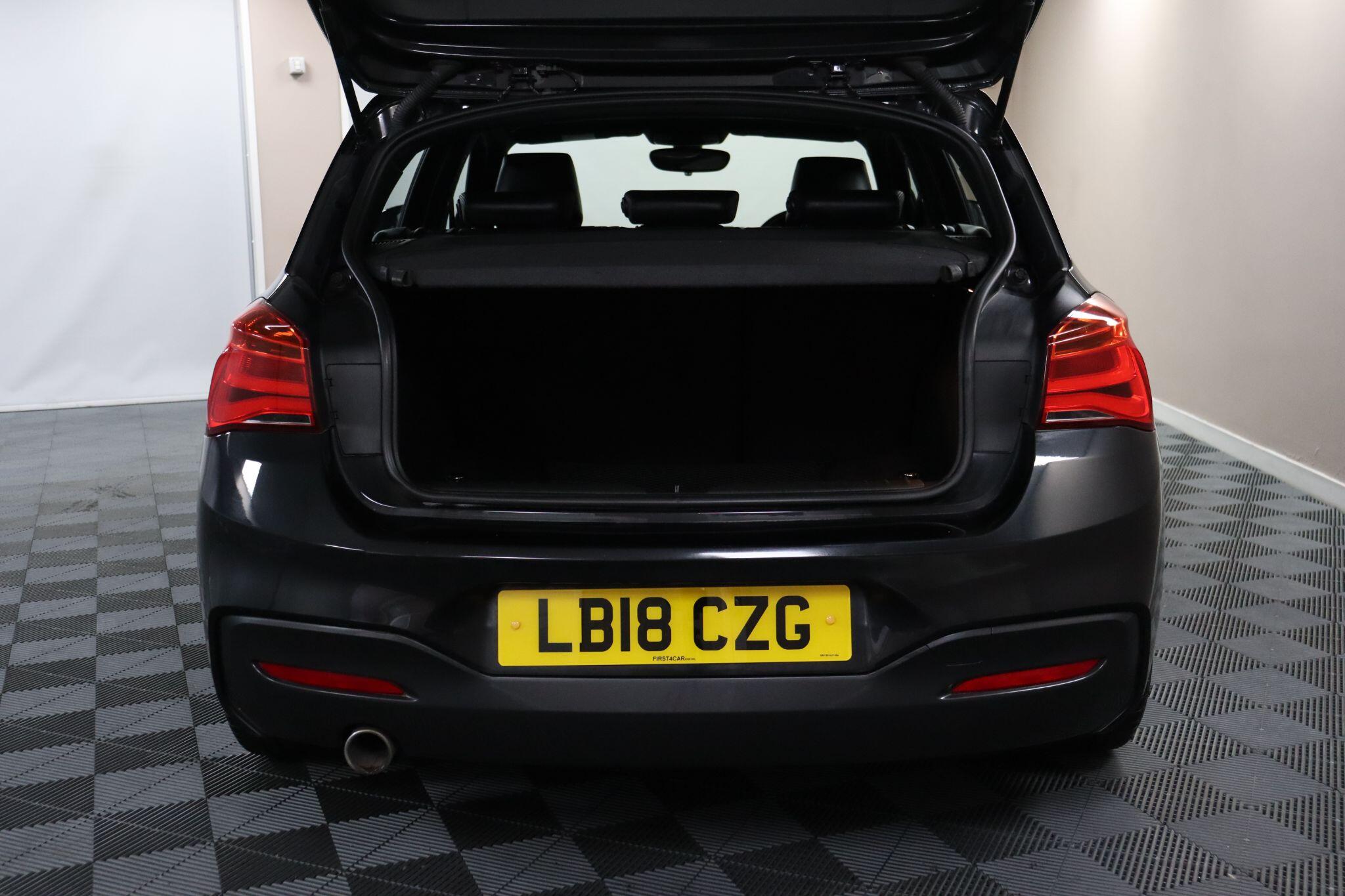 BMW 1 Series view 14