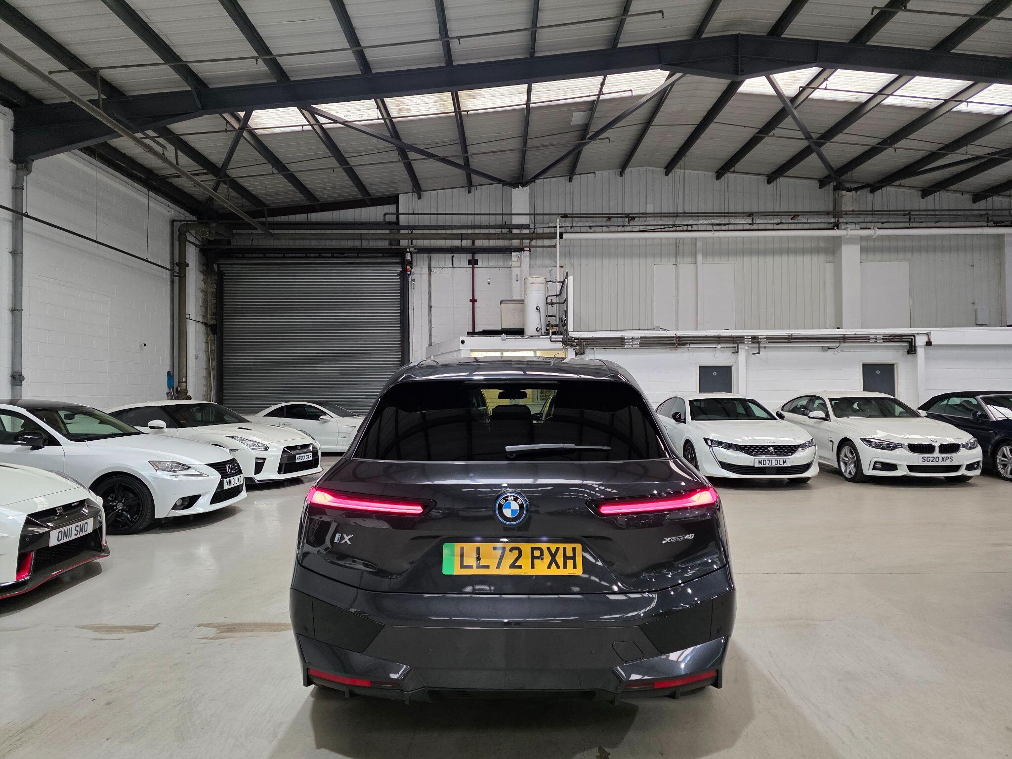 BMW Ix view 4