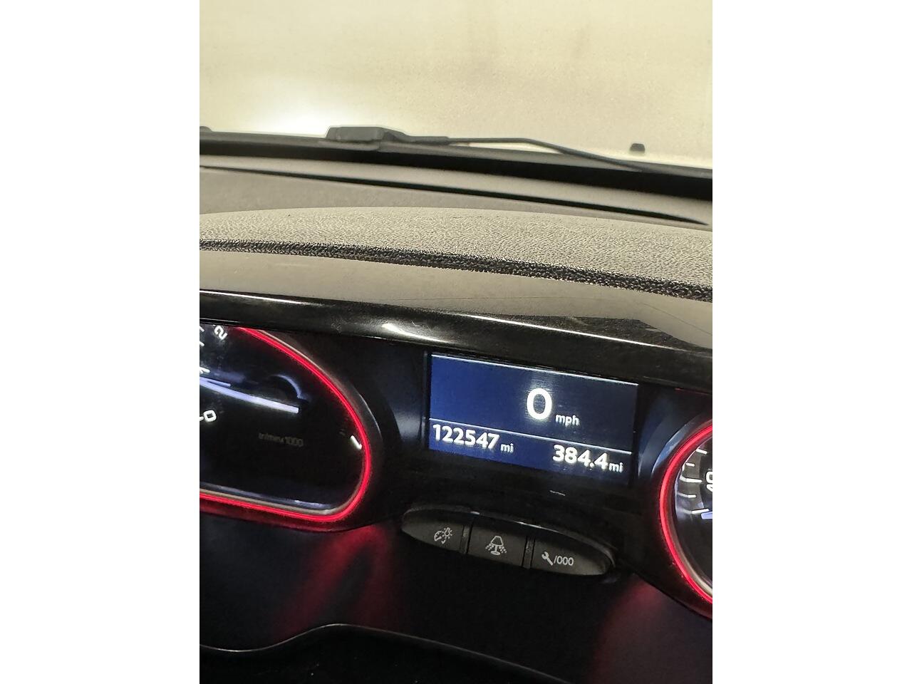 Peugeot 2008 view 16